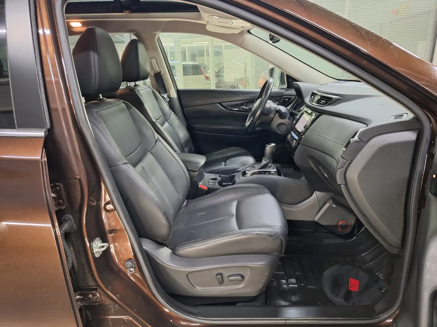 Nissan X-Trail ESO-832 carousel image