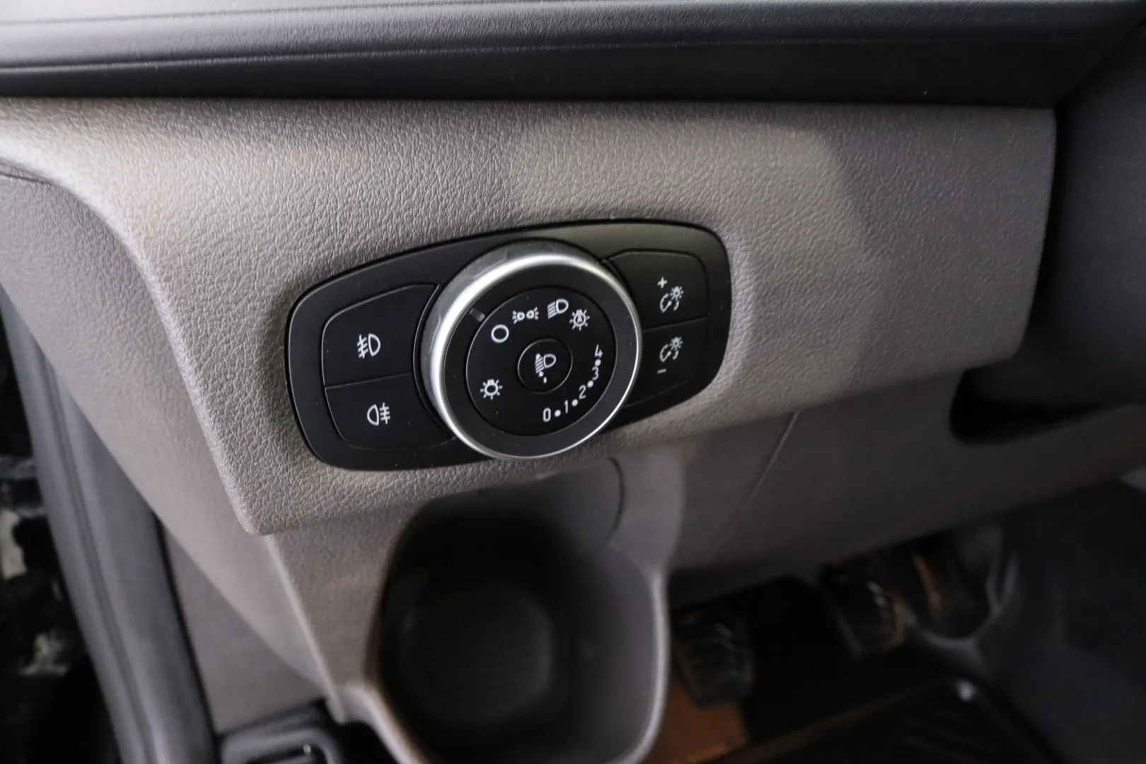 FORD Transit Custom GOH-823 carousel image