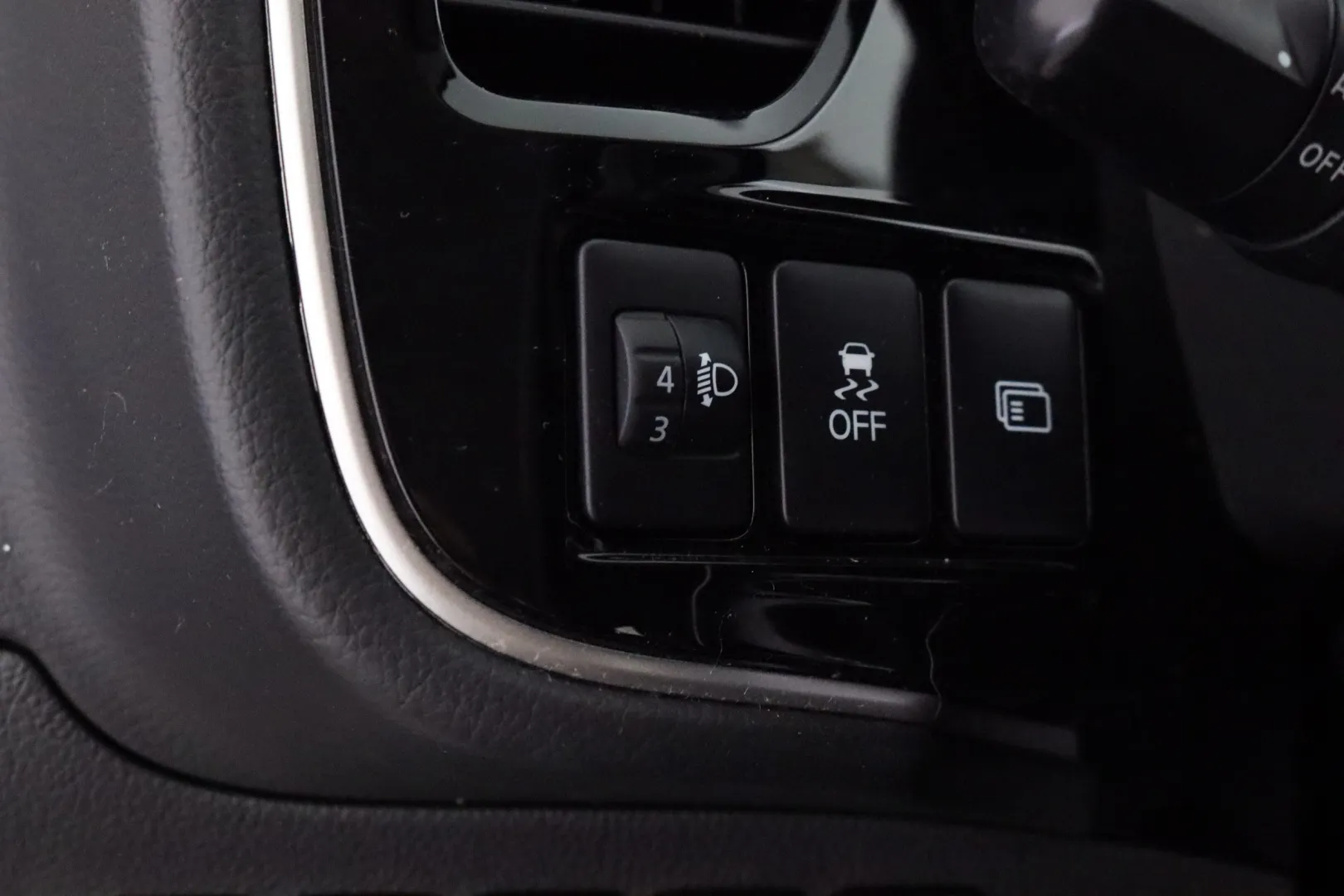 MITSUBISHI Mitsubishi Outlander XRJ-956 carousel image