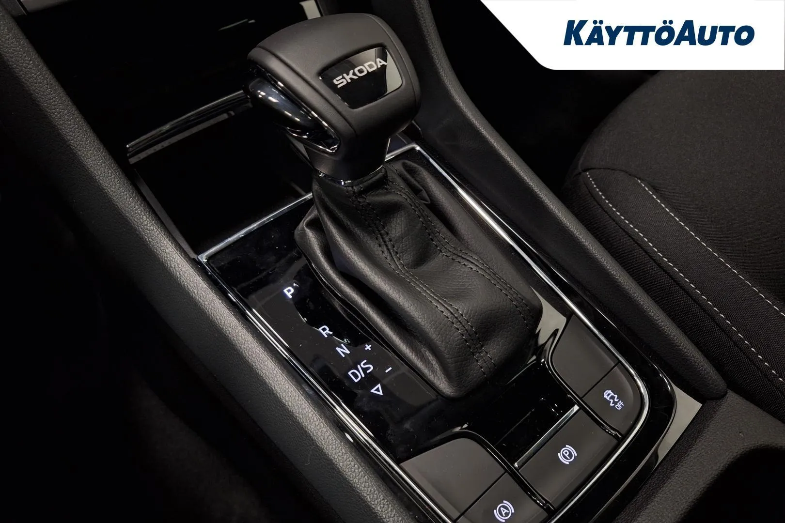 Skoda Karoq LTM-132 carousel image