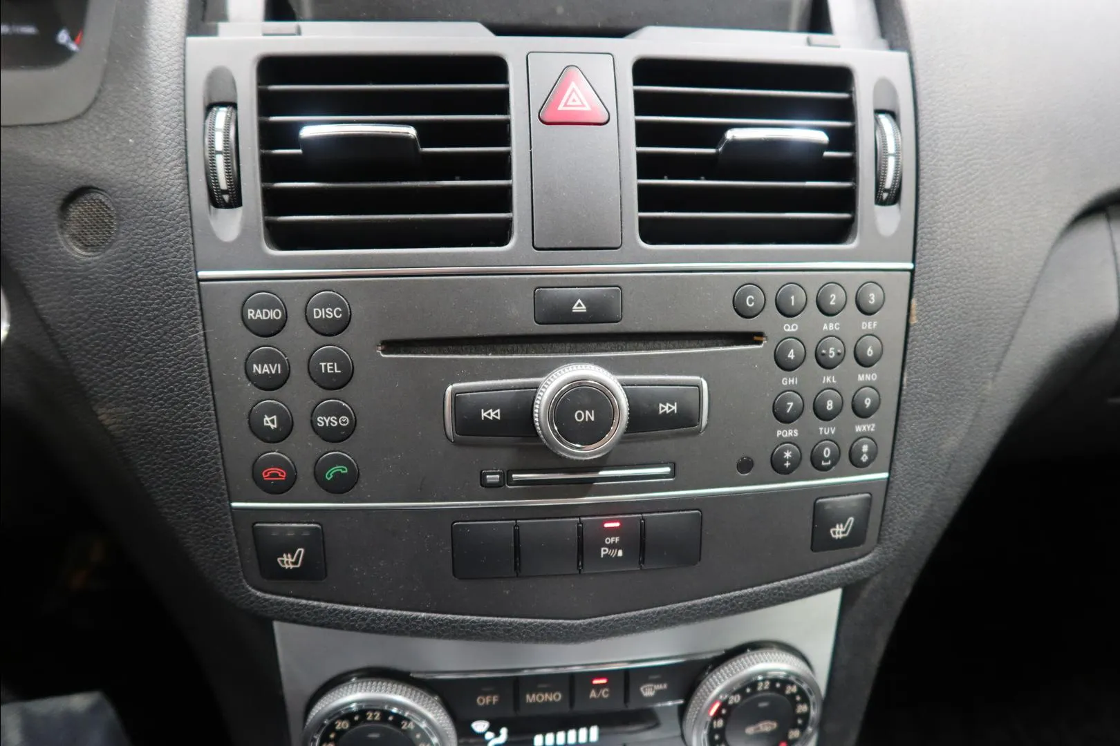 Mercedes-Benz C YIJ-125 carousel image