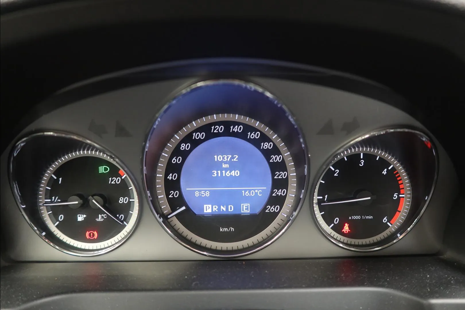 Mercedes-Benz C YIJ-125 carousel image