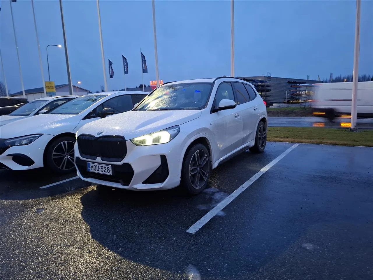 BMW iX1 MOU-328 carousel image