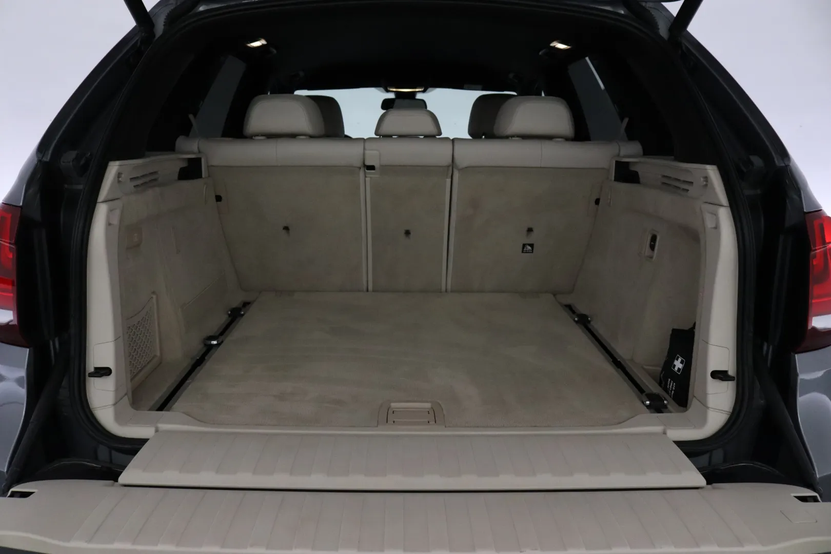 BMW X5 INJ-221 carousel image