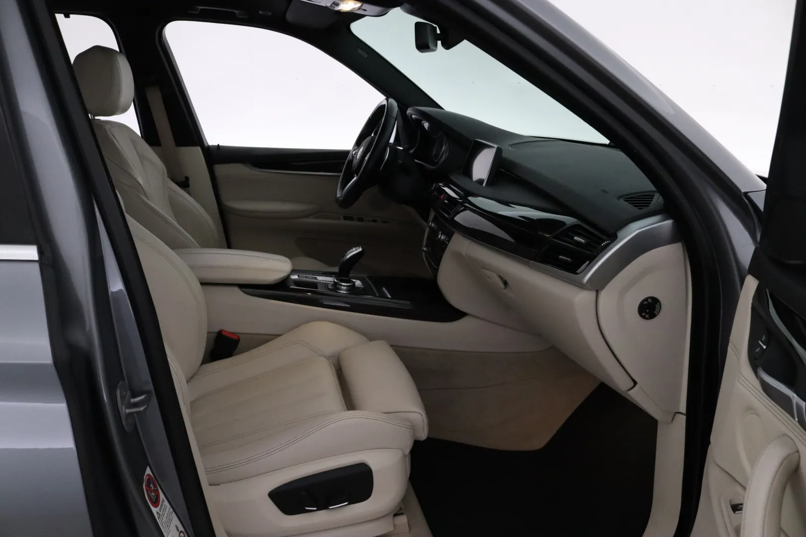 BMW X5 INJ-221 carousel image