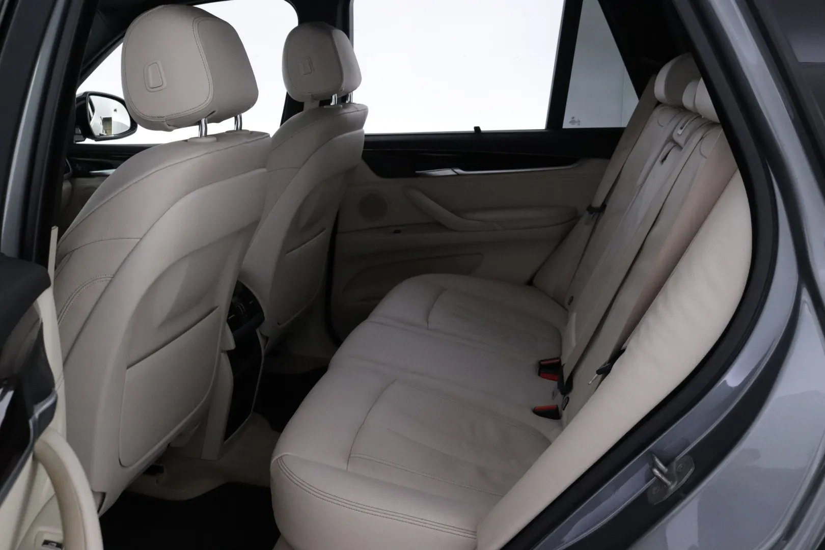 BMW X5 INJ-221 carousel image