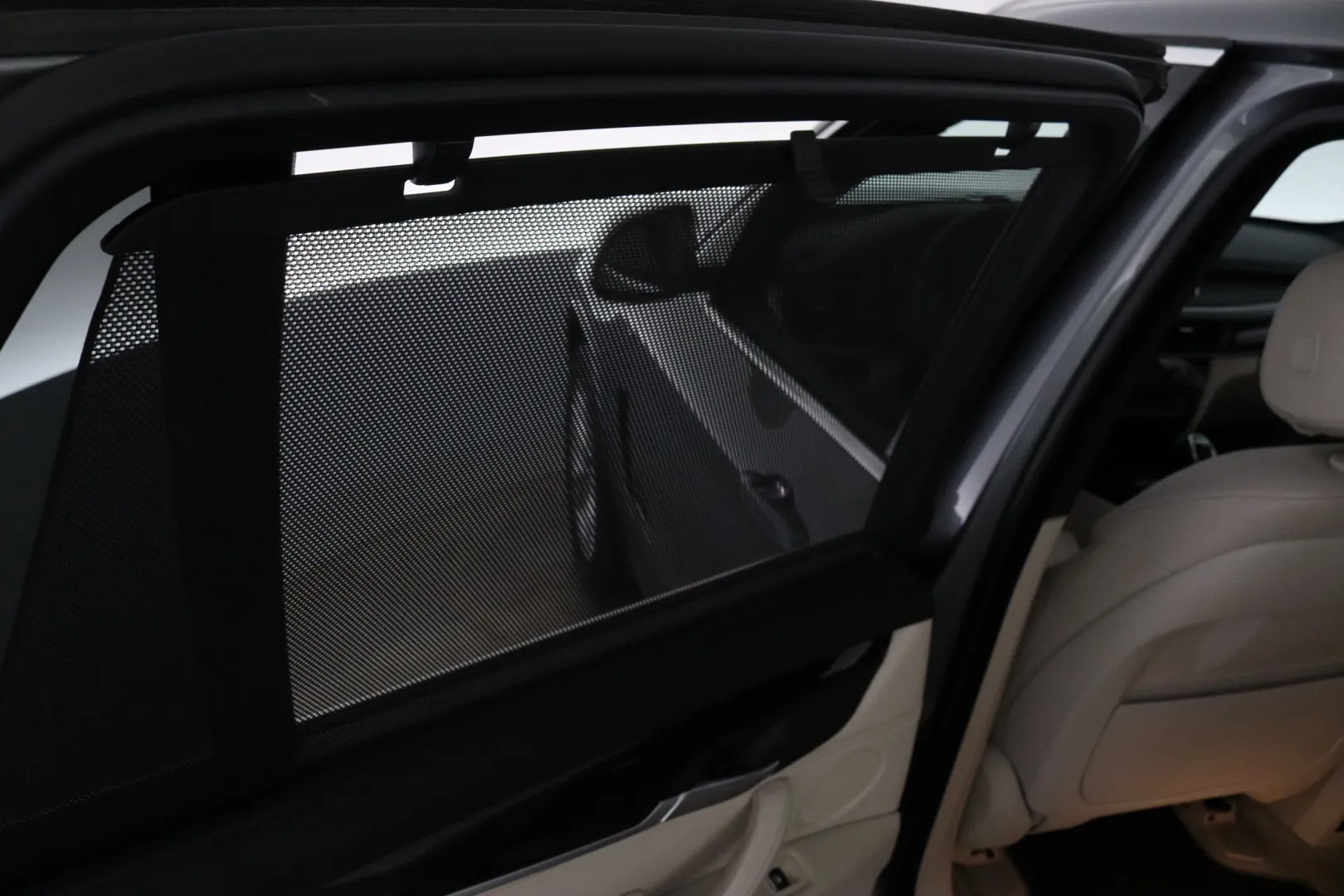 BMW X5 INJ-221 carousel image