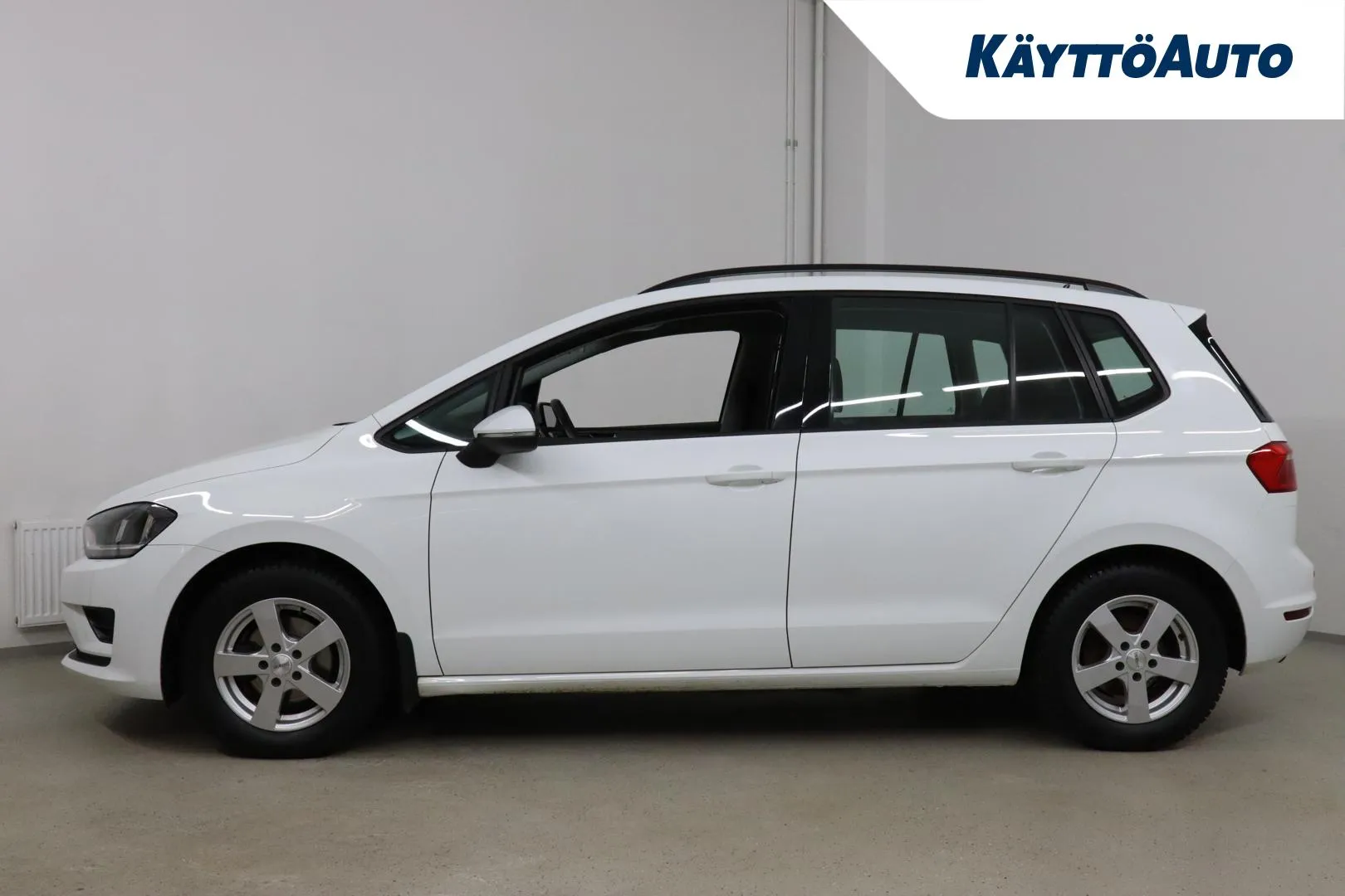 VOLKSWAGEN Golf Sportsvan JKE-594 carousel image