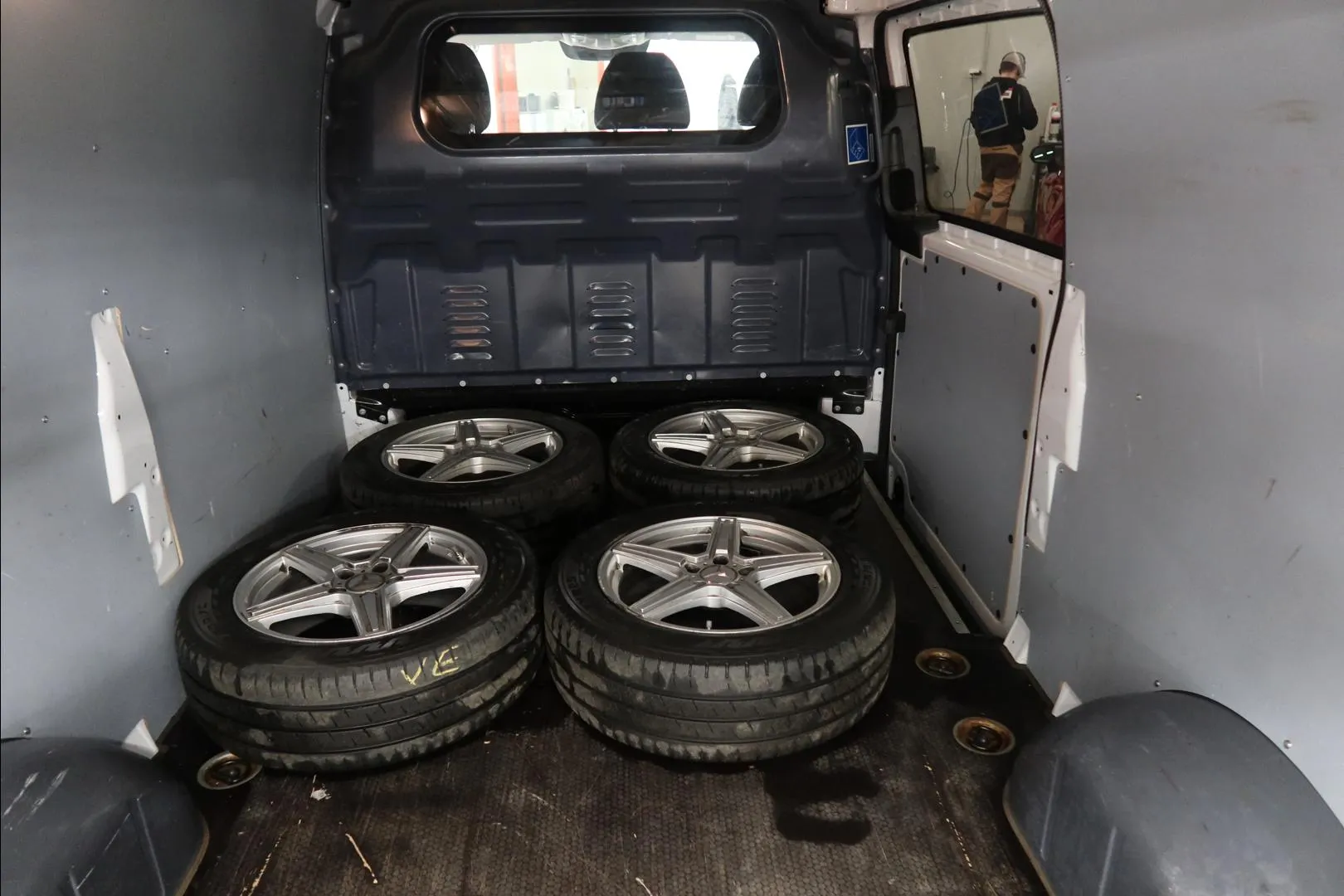 MERCEDES-BENZ Vito YKS-976 carousel image