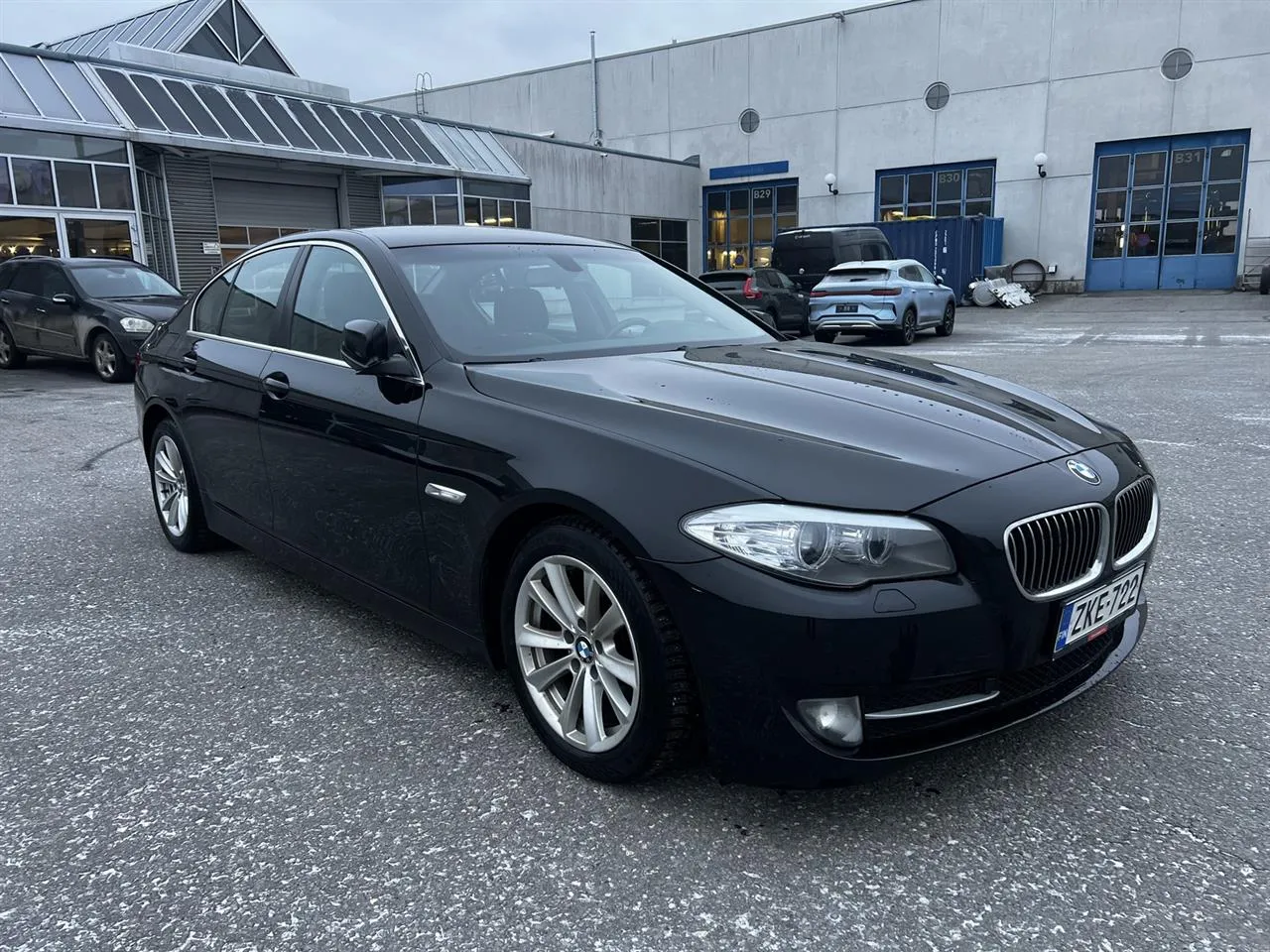 BMW 520 ZKE-722 carousel image