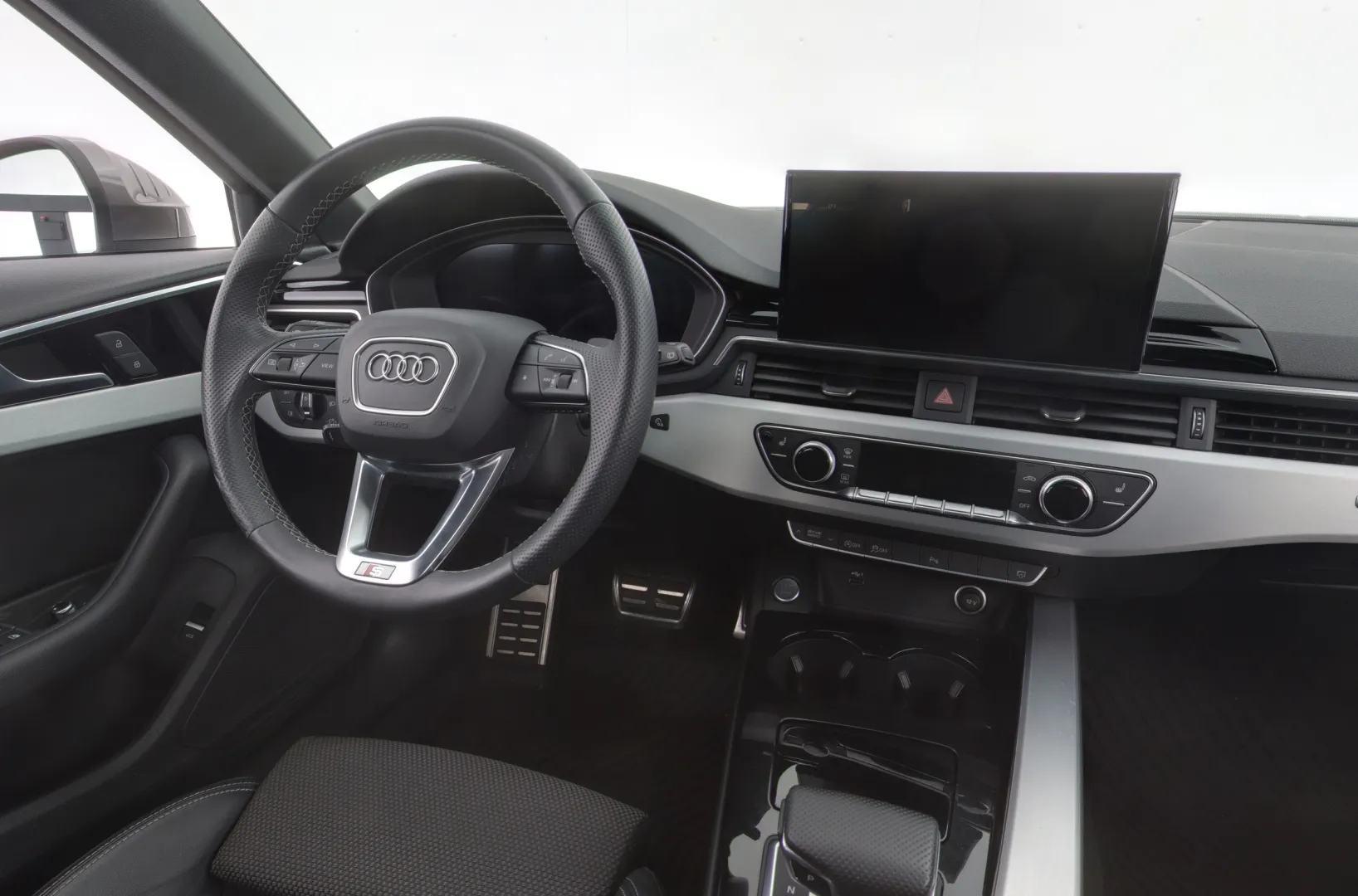 AUDI A4 ETV-327 carousel image