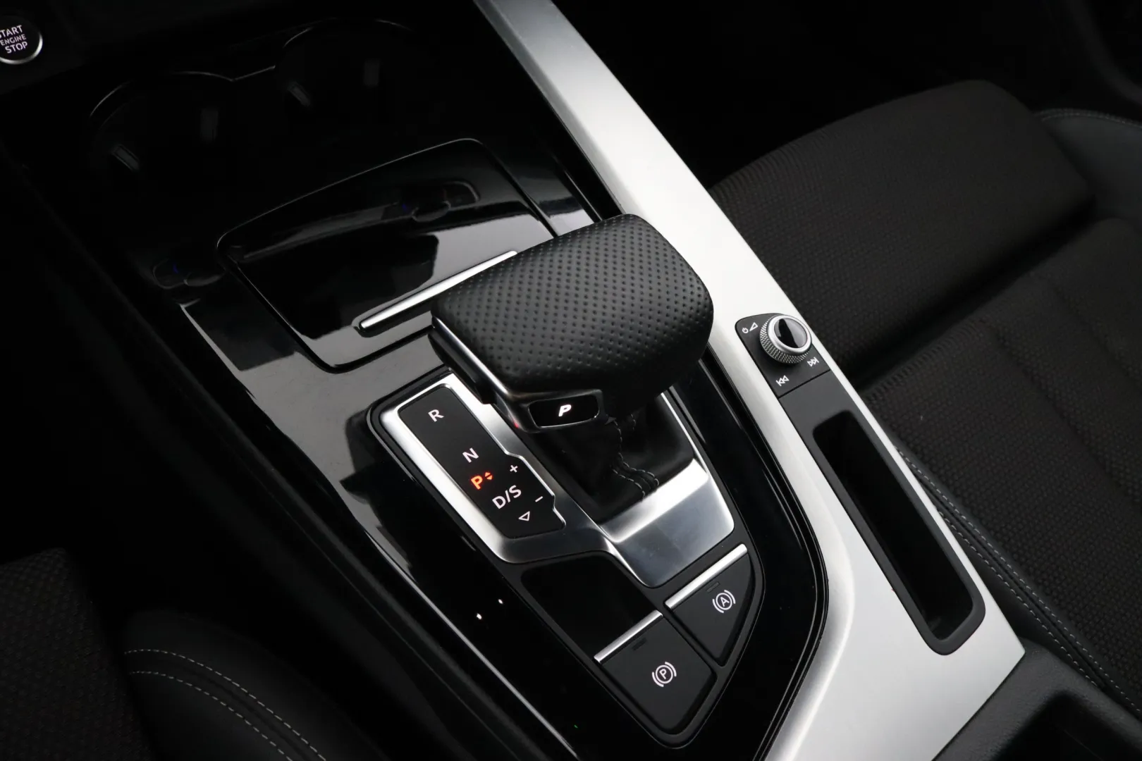 AUDI A4 ETV-327 carousel image