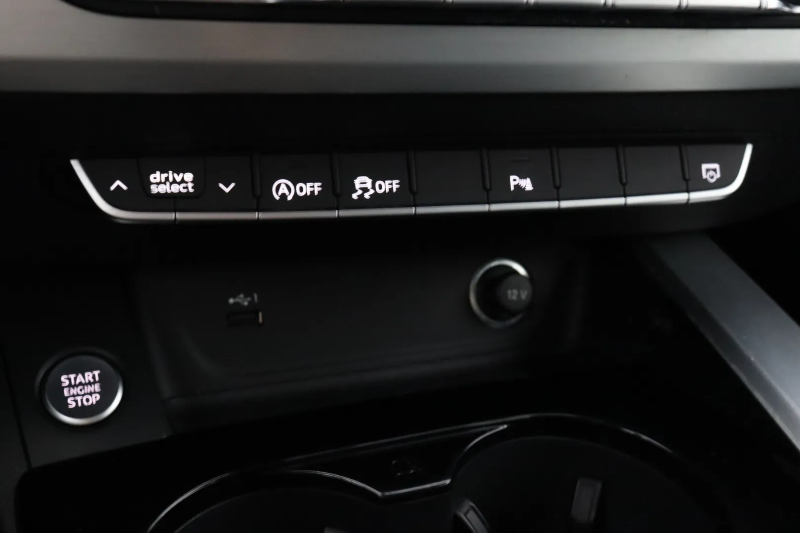 AUDI A4 ETV-327 carousel image