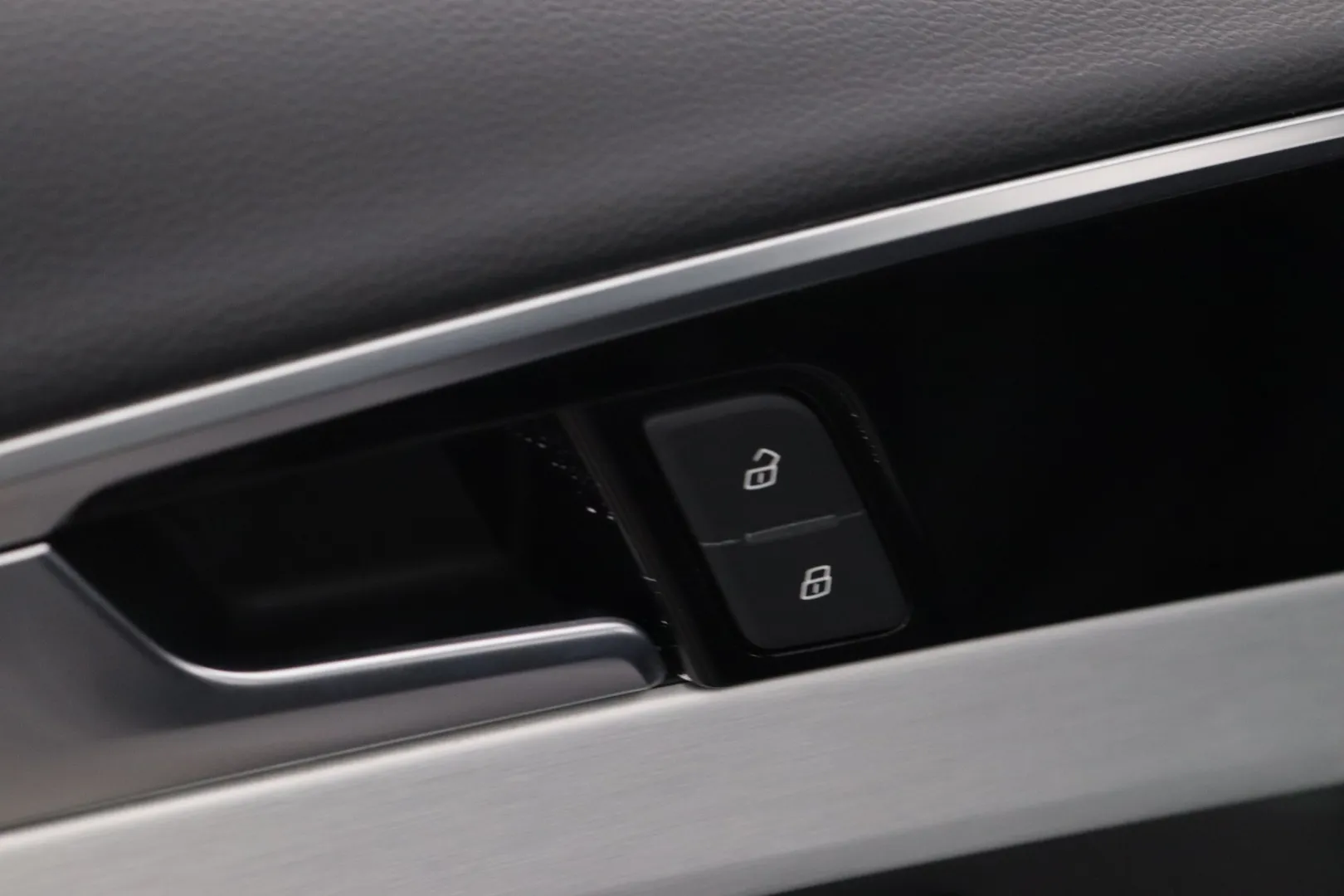 AUDI A4 ETV-327 carousel image