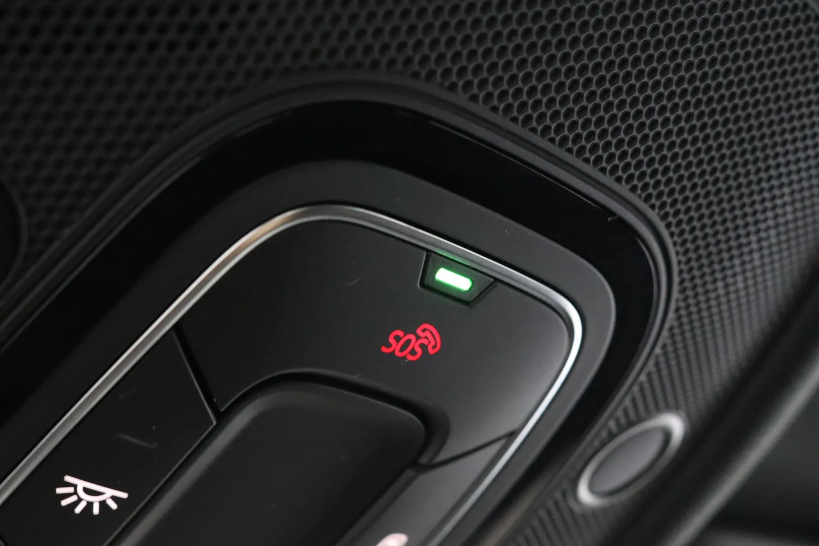 AUDI A4 ETV-327 carousel image