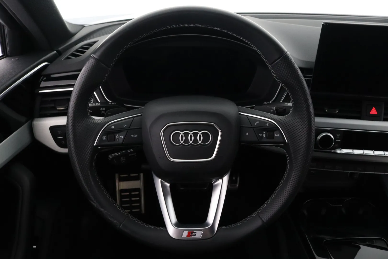 AUDI A4 ETV-327 carousel image