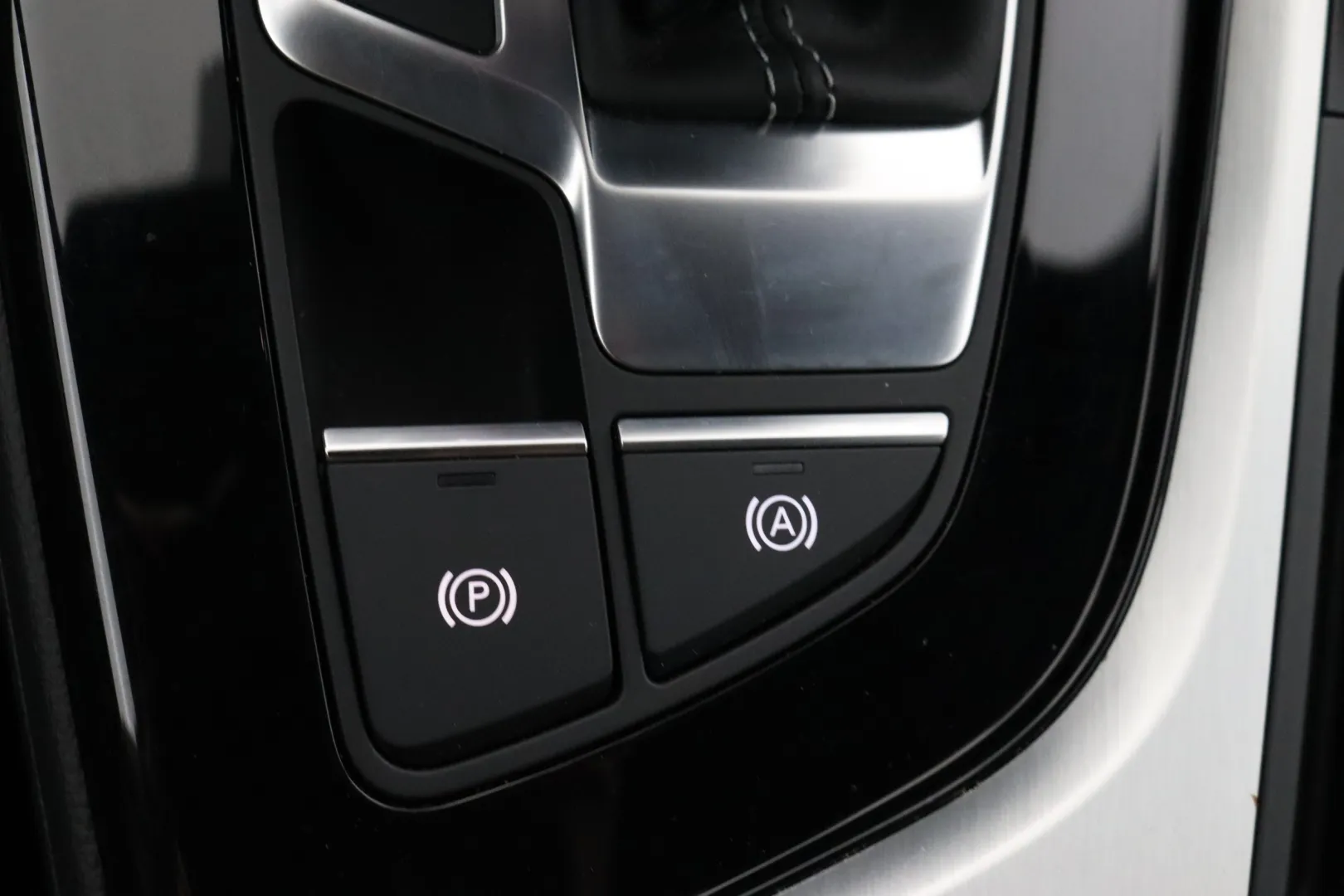 AUDI A4 ETV-327 carousel image