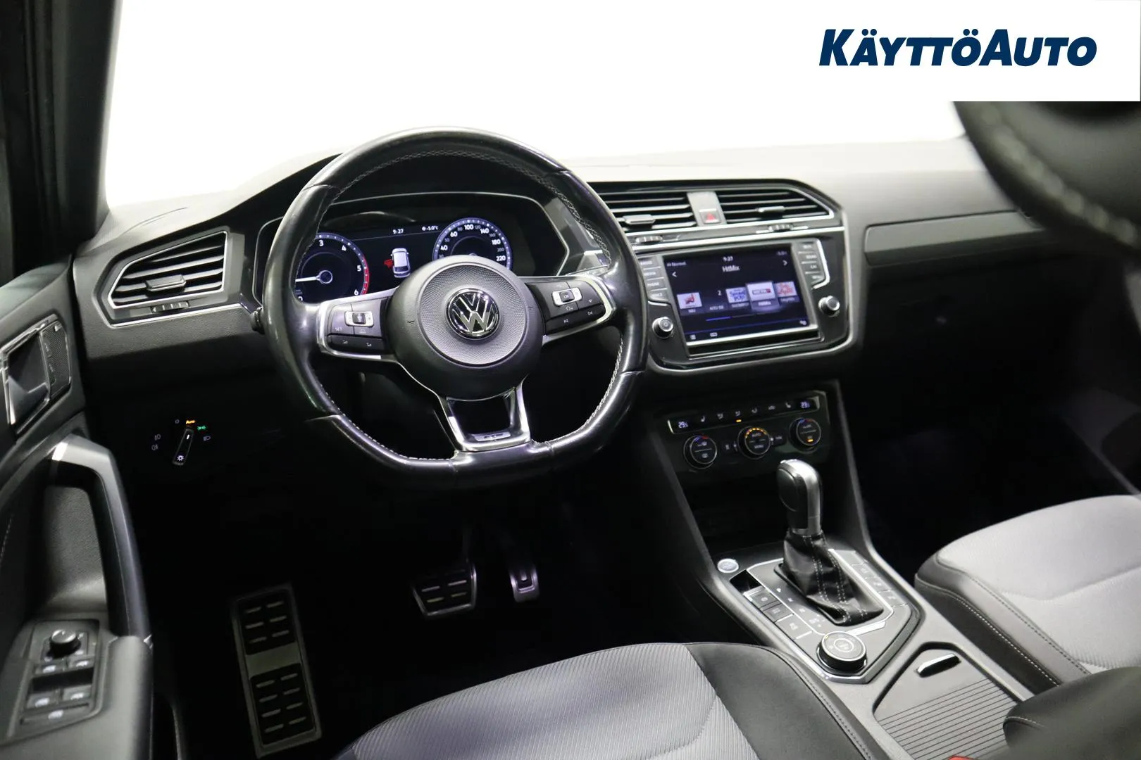 VOLKSWAGEN Tiguan COM-969 carousel image