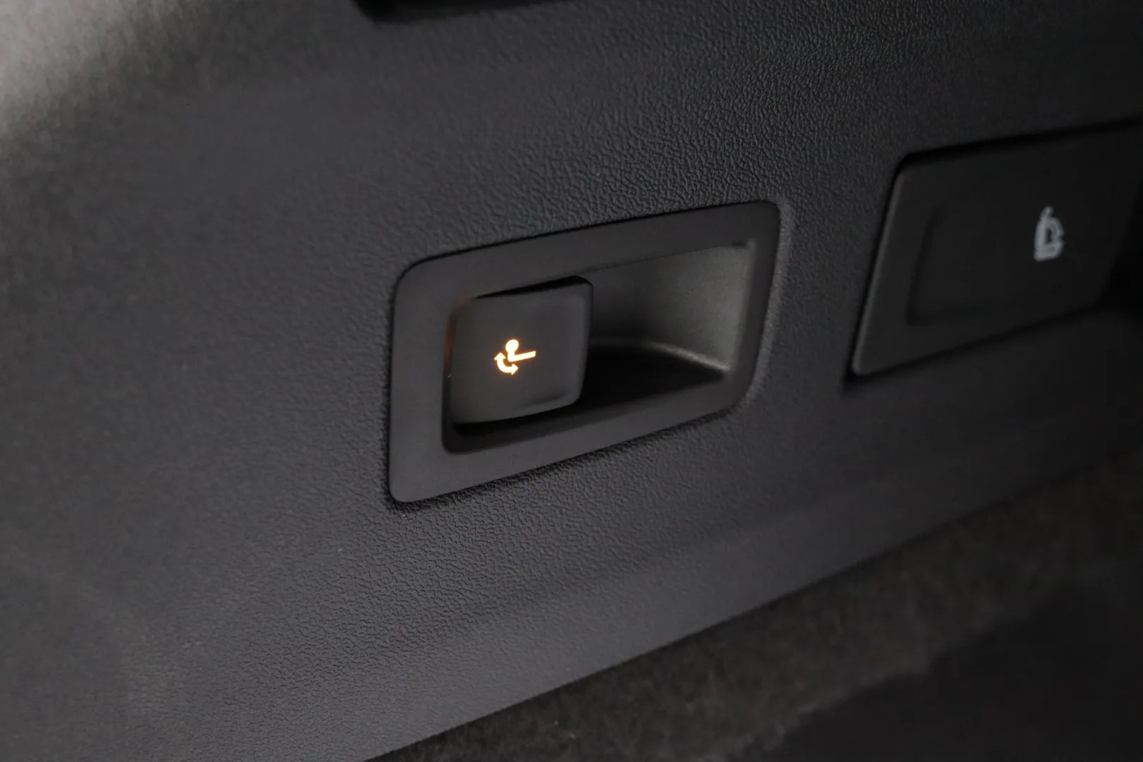 VOLKSWAGEN ID.7 FSS-779 carousel image