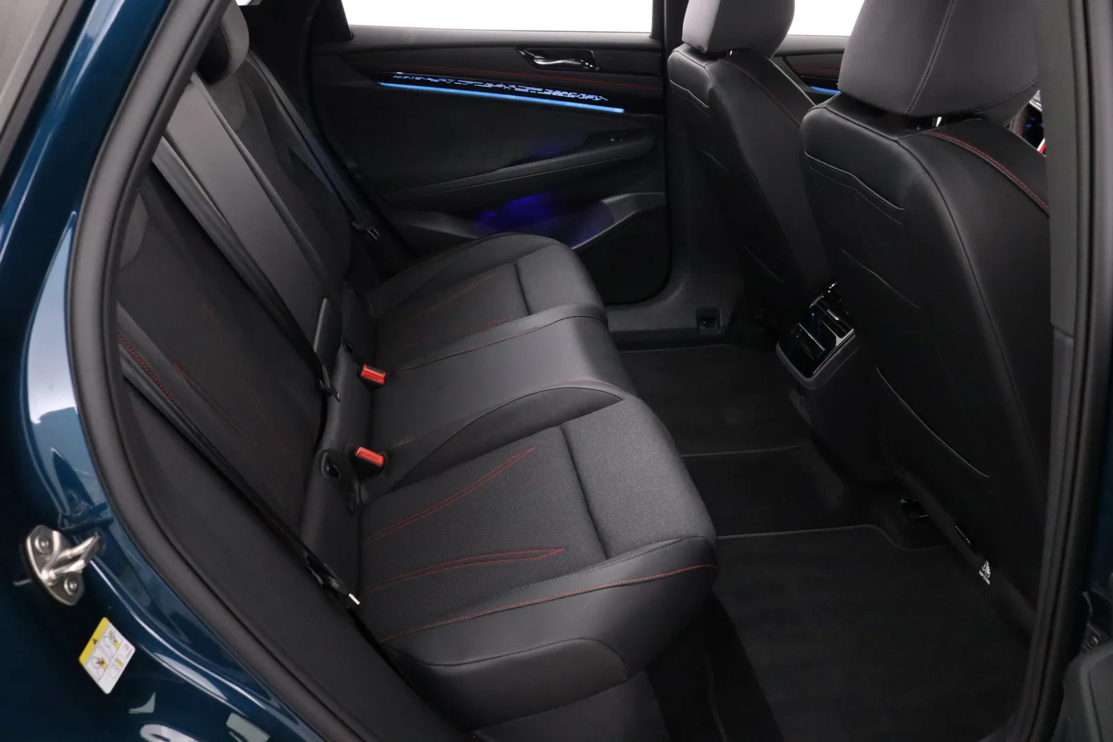 VOLKSWAGEN ID.7 FSS-779 carousel image