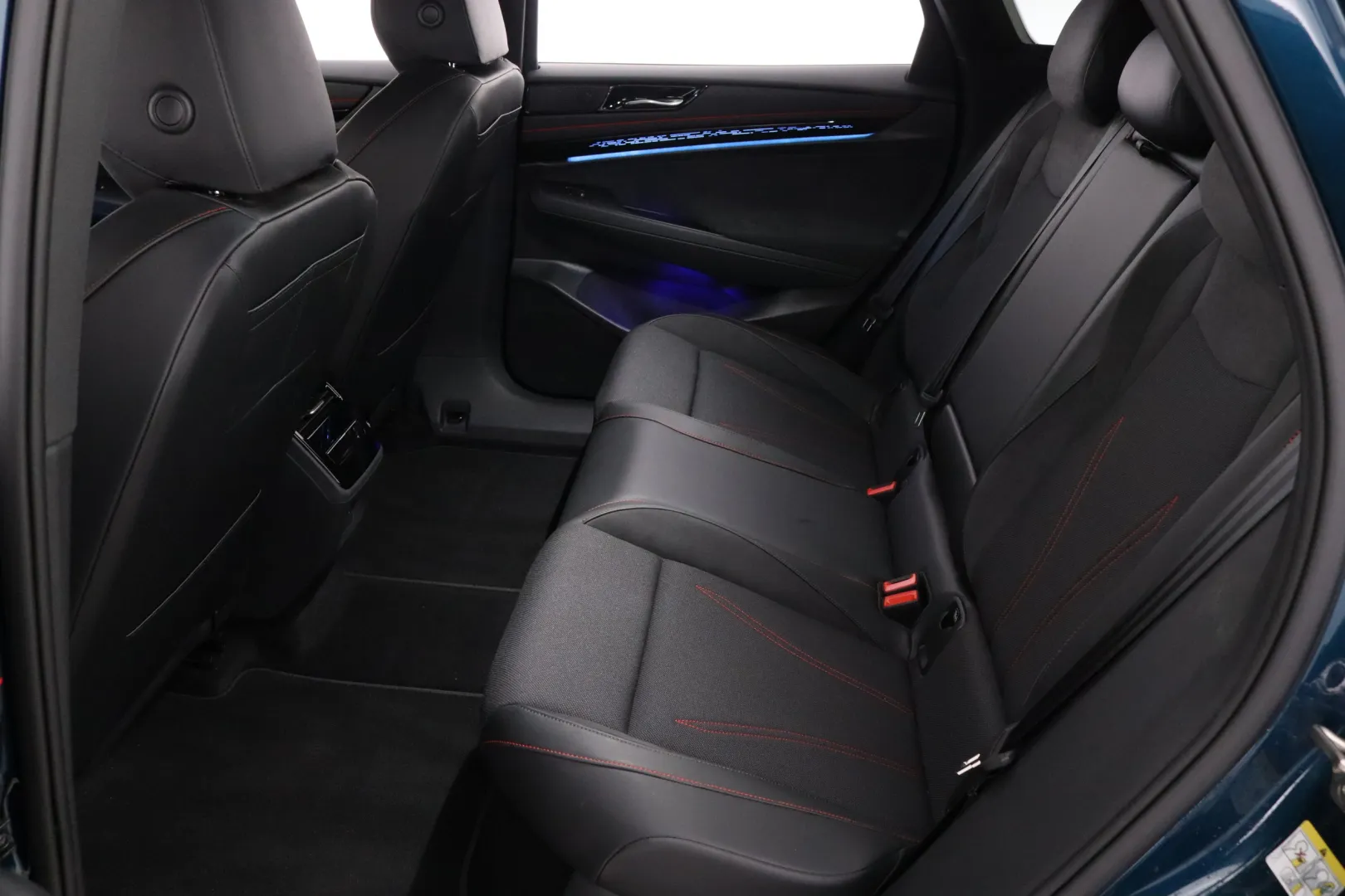 VOLKSWAGEN ID.7 FSS-779 carousel image