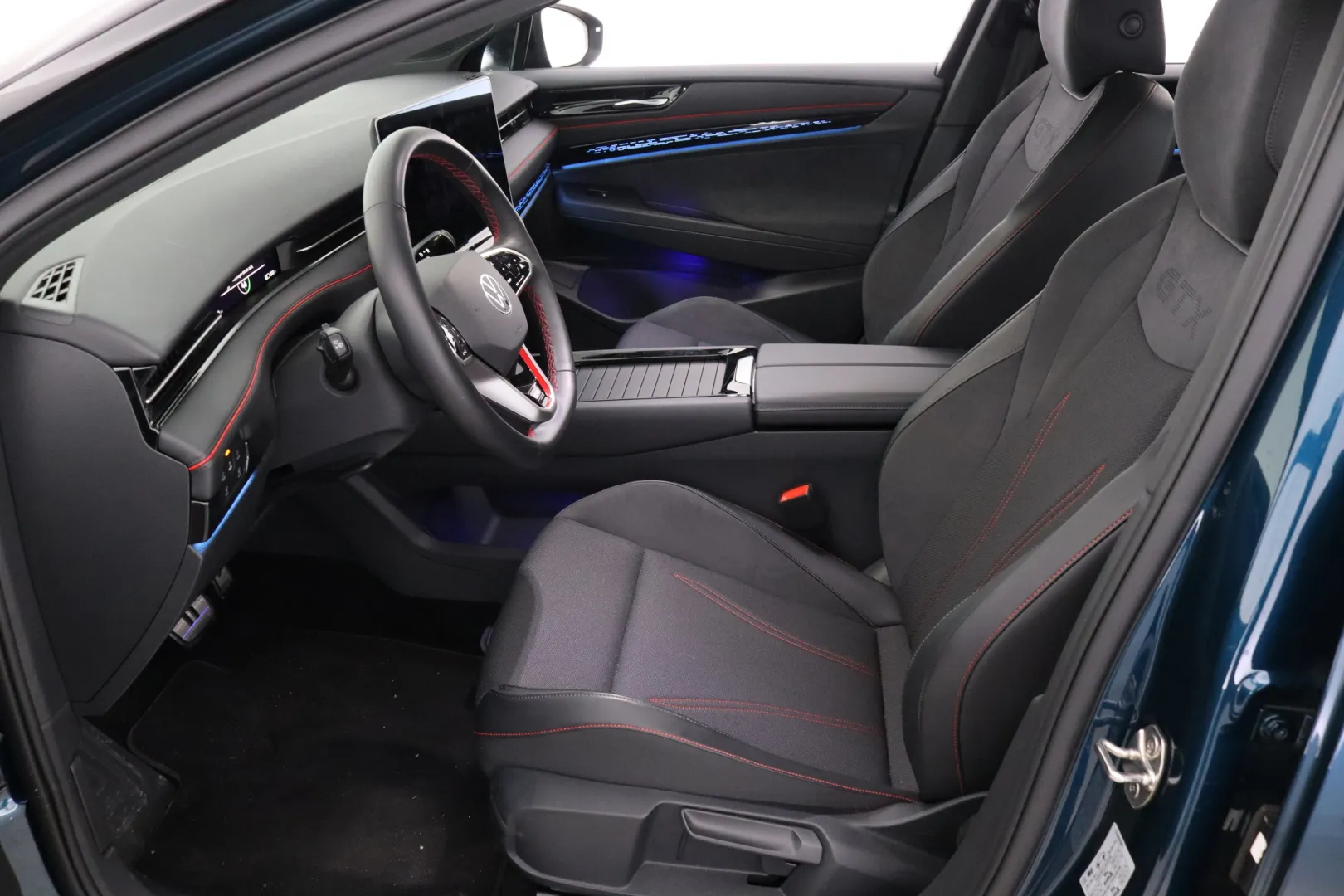 VOLKSWAGEN ID.7 FSS-779 carousel image