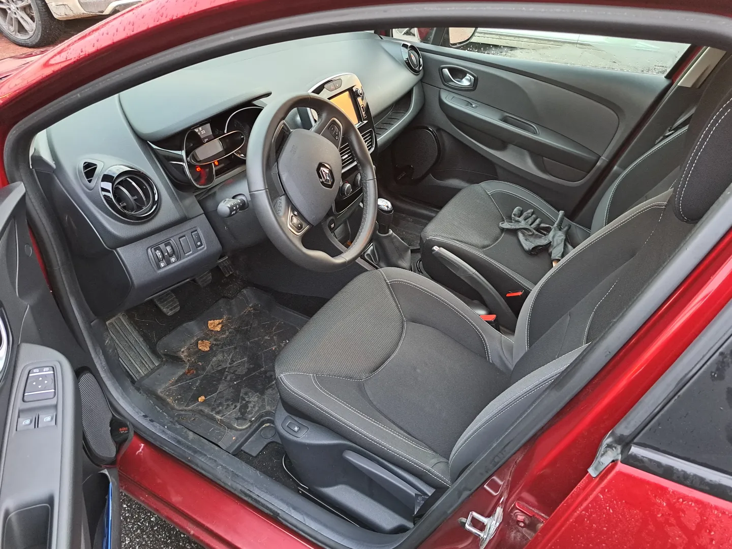 RENAULT Clio JLE-903 carousel image