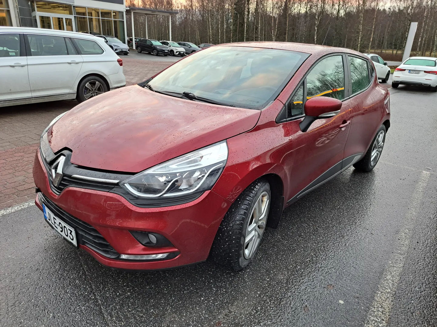 RENAULT Clio JLE-903 carousel image