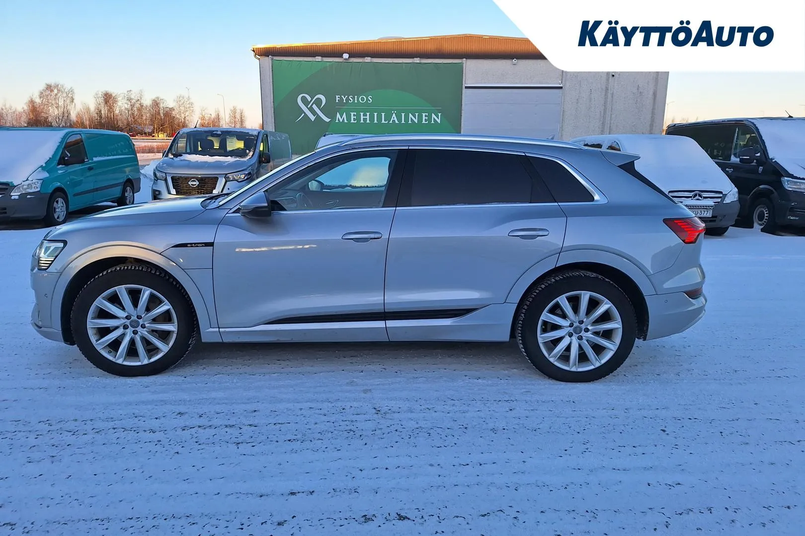 AUDI e-tron YLI-784 carousel image