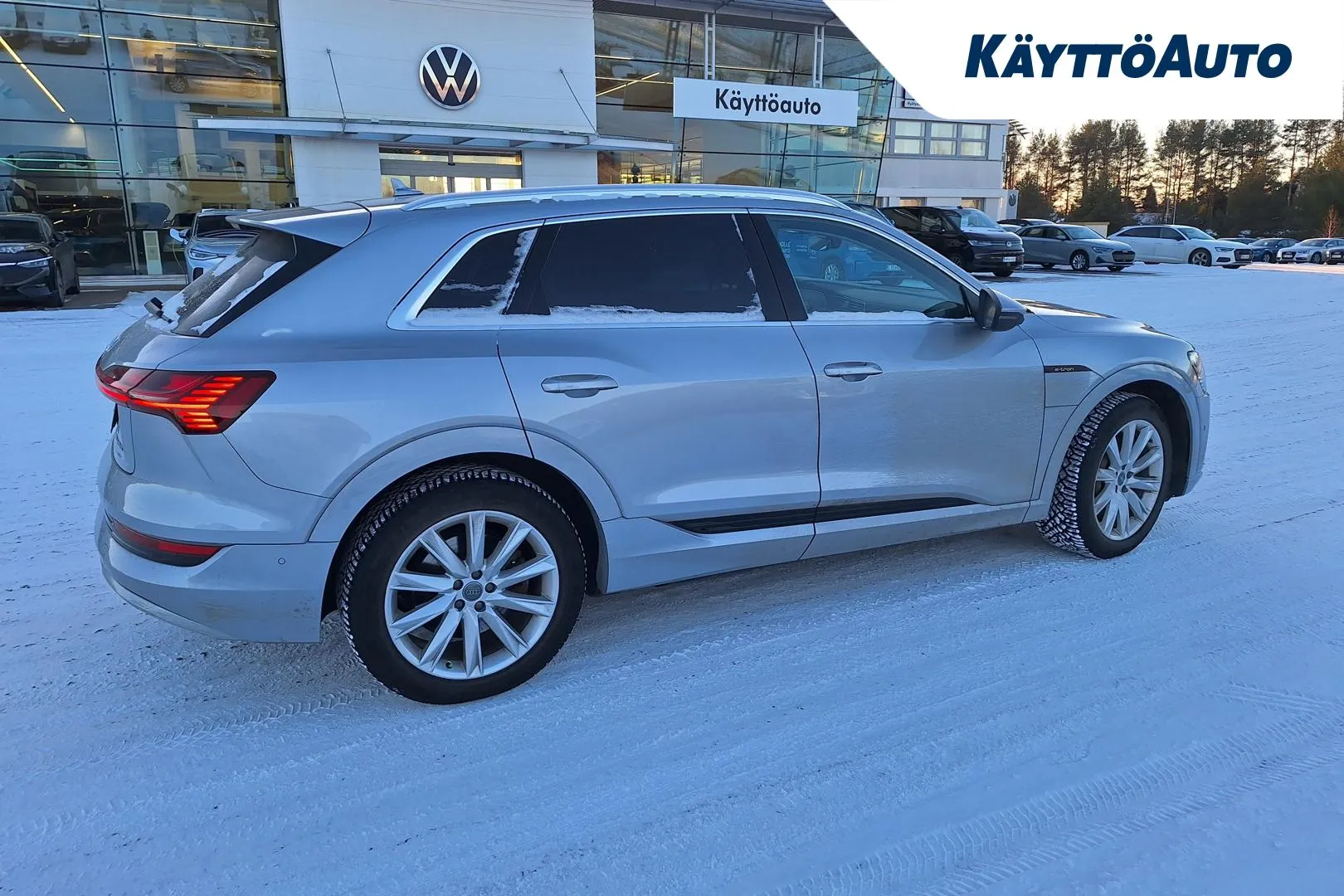 AUDI e-tron YLI-784 carousel image