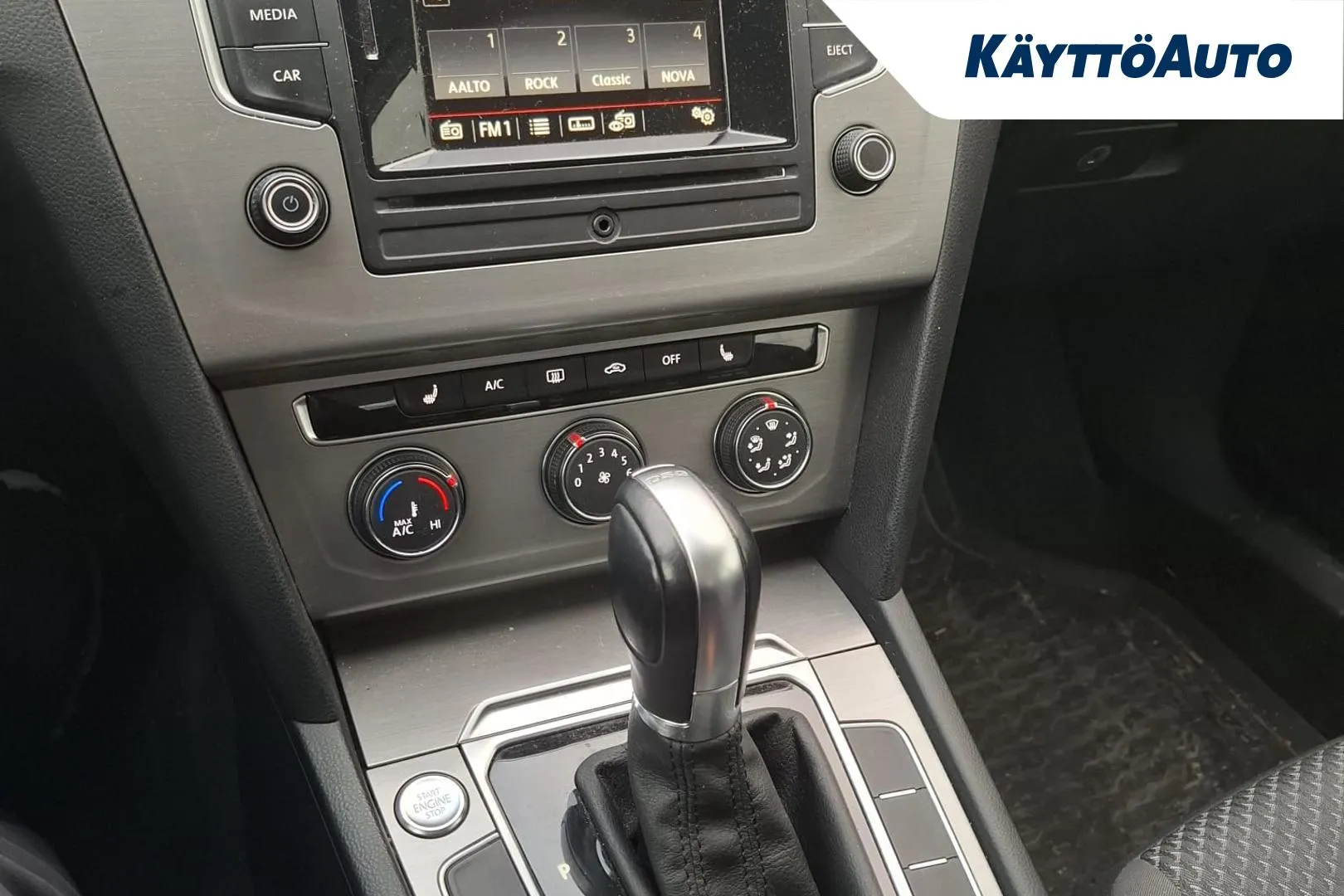 VOLKSWAGEN Passat ZKR-711 carousel image