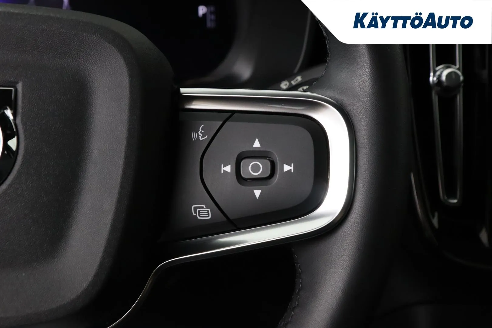 Volvo C40 YYH-773 carousel image