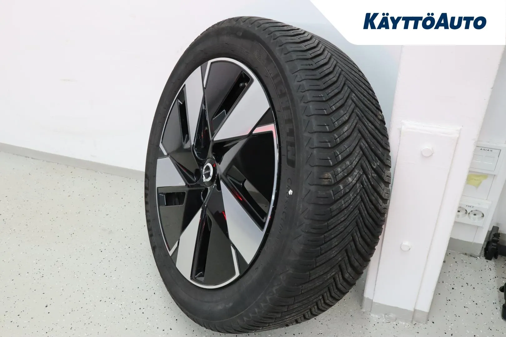 Volvo C40 YYH-773 carousel image