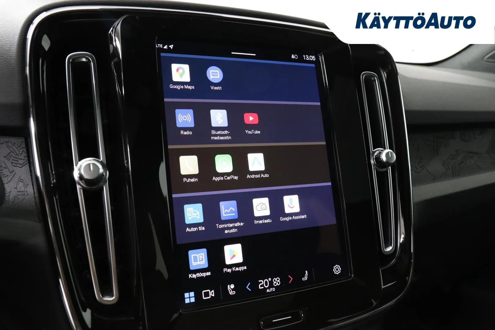 Volvo C40 YYH-773 carousel image