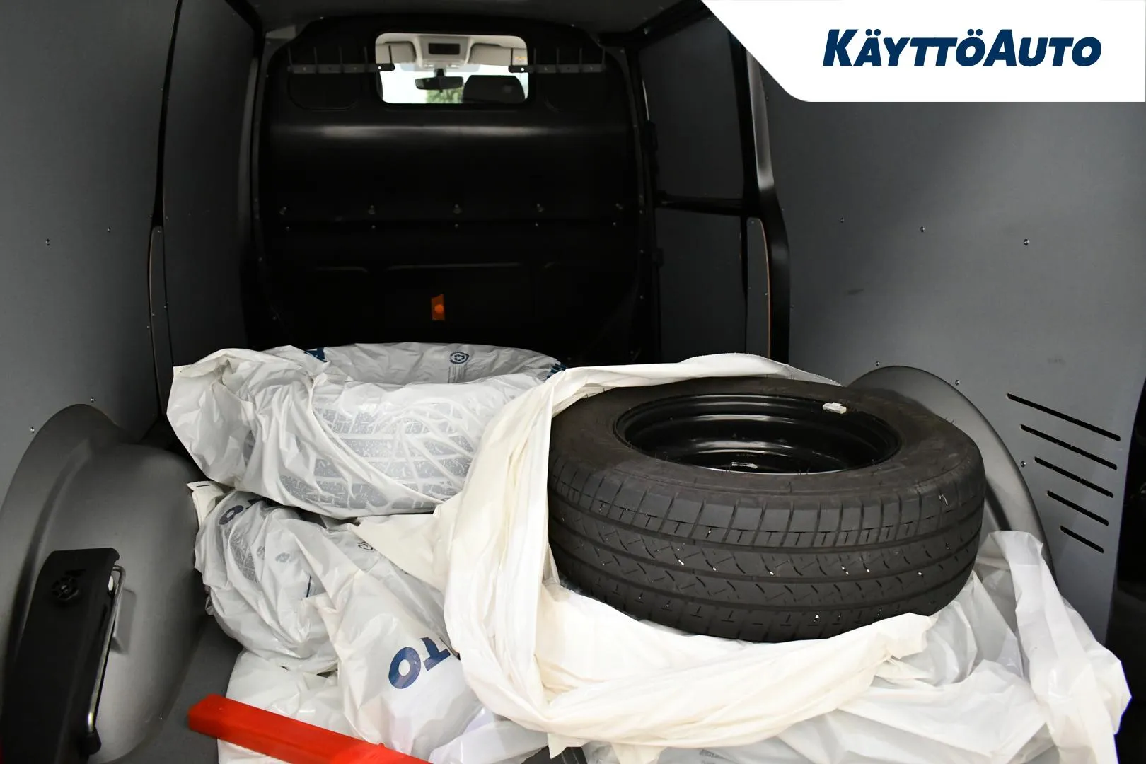 VOLKSWAGEN Transporter COL-772 carousel image