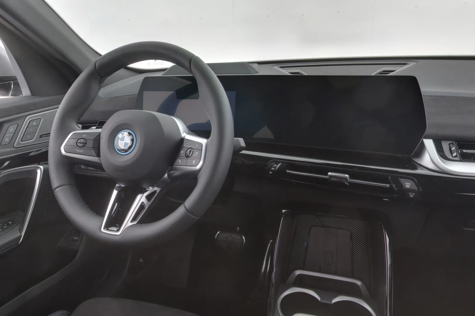 BMW iX2 NOJ-741 carousel image