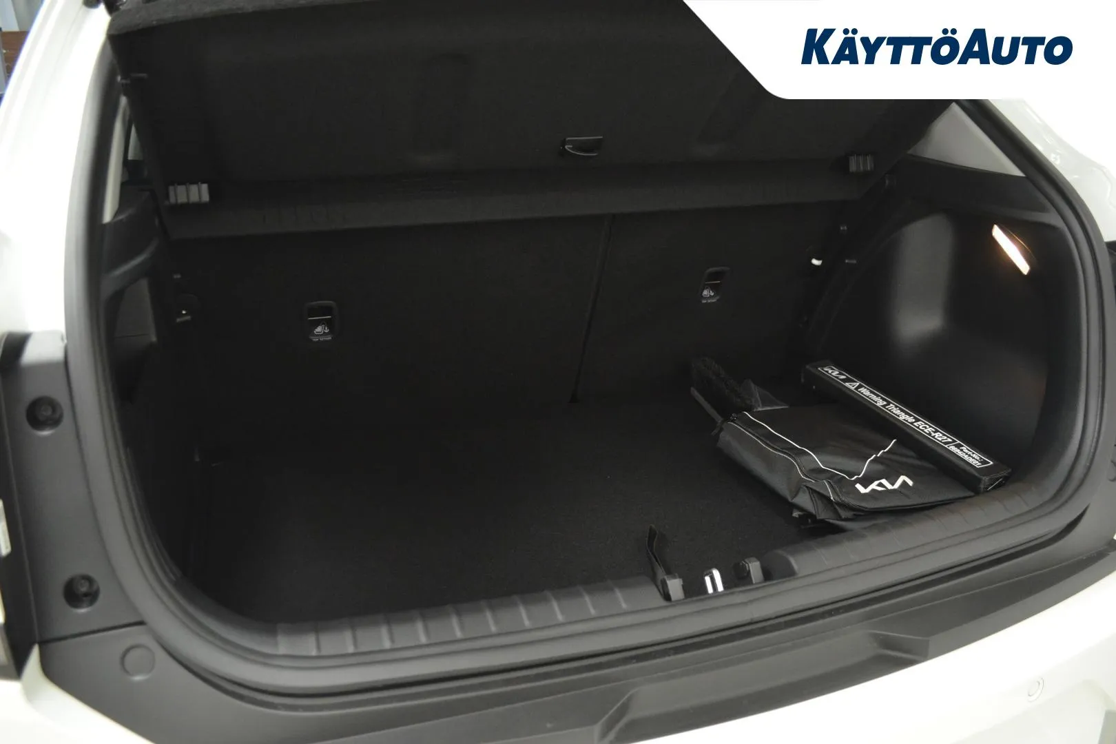 Kia Stonic MRR-215 carousel image