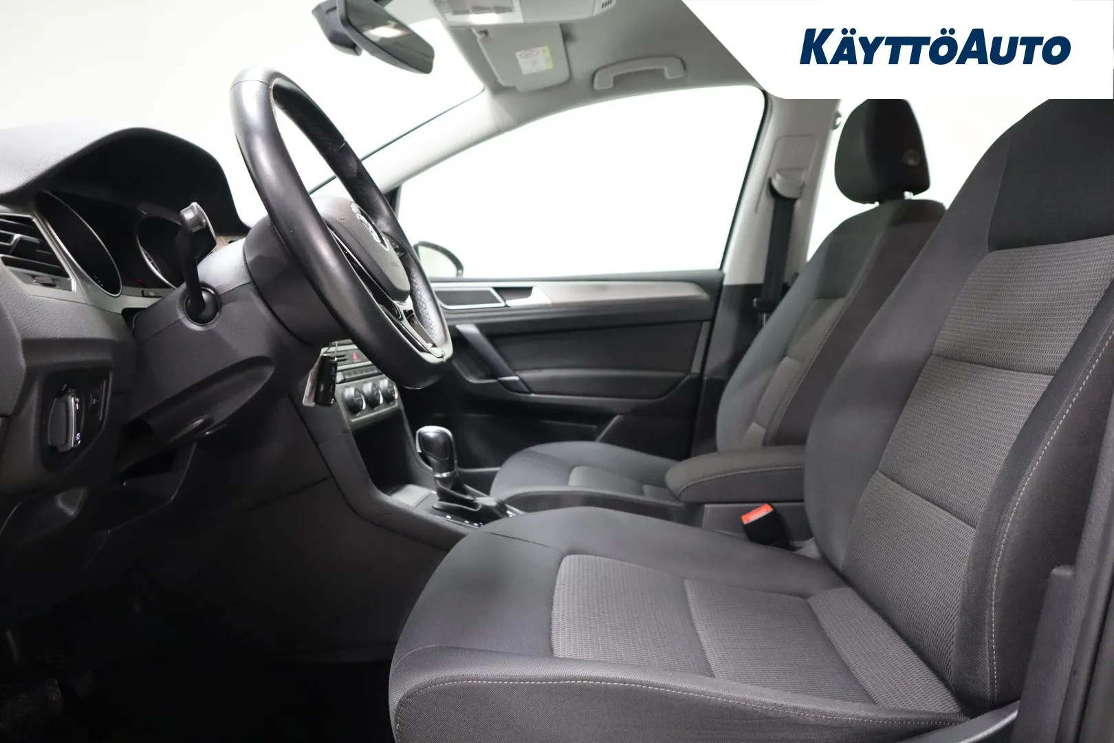 VOLKSWAGEN Golf Sportsvan MNE-415 carousel image