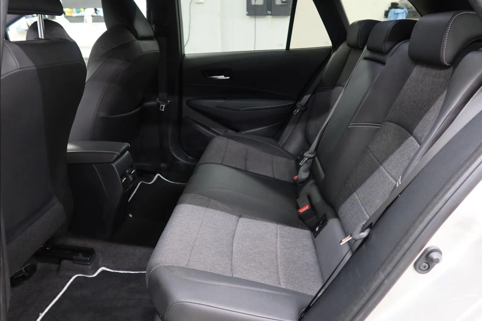 Toyota Corolla FRG-360 carousel image