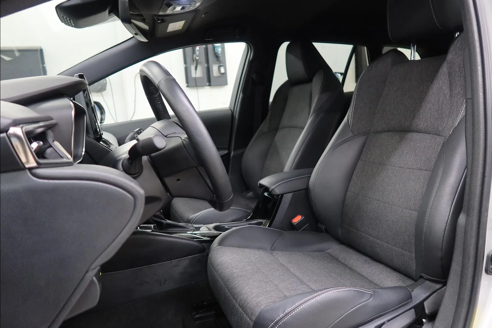 Toyota Corolla FRG-360 carousel image