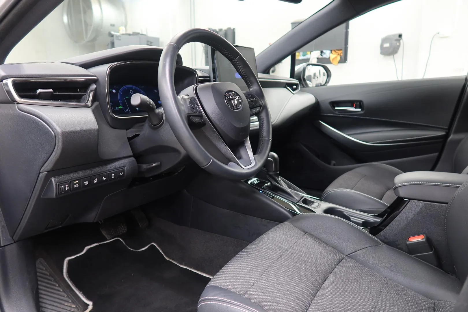 Toyota Corolla FRG-360 carousel image