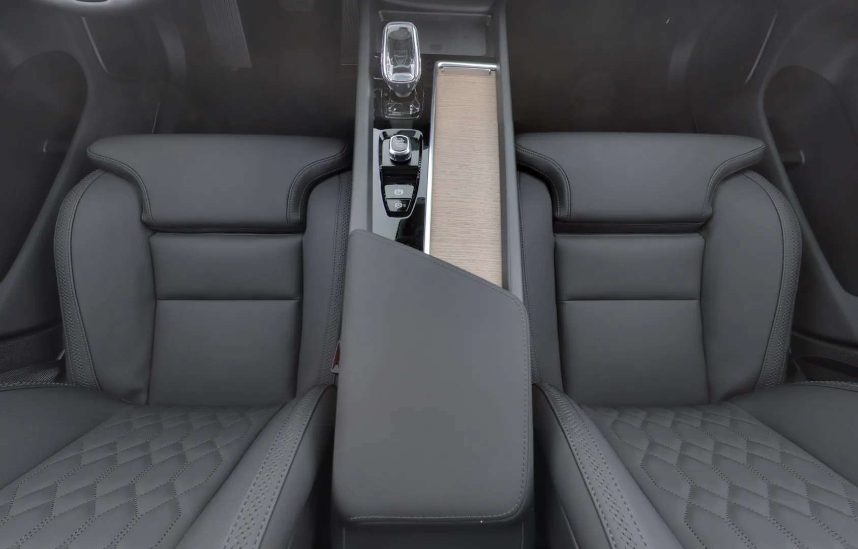 Volvo XC60 RXO-979 carousel image