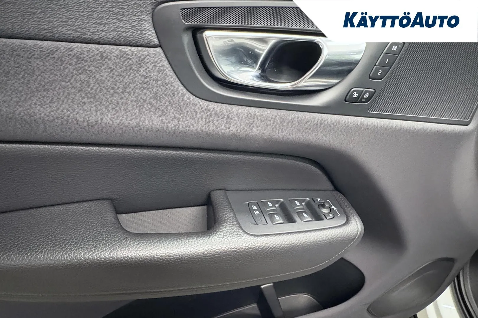 VOLVO XC60 XPE-204 carousel image