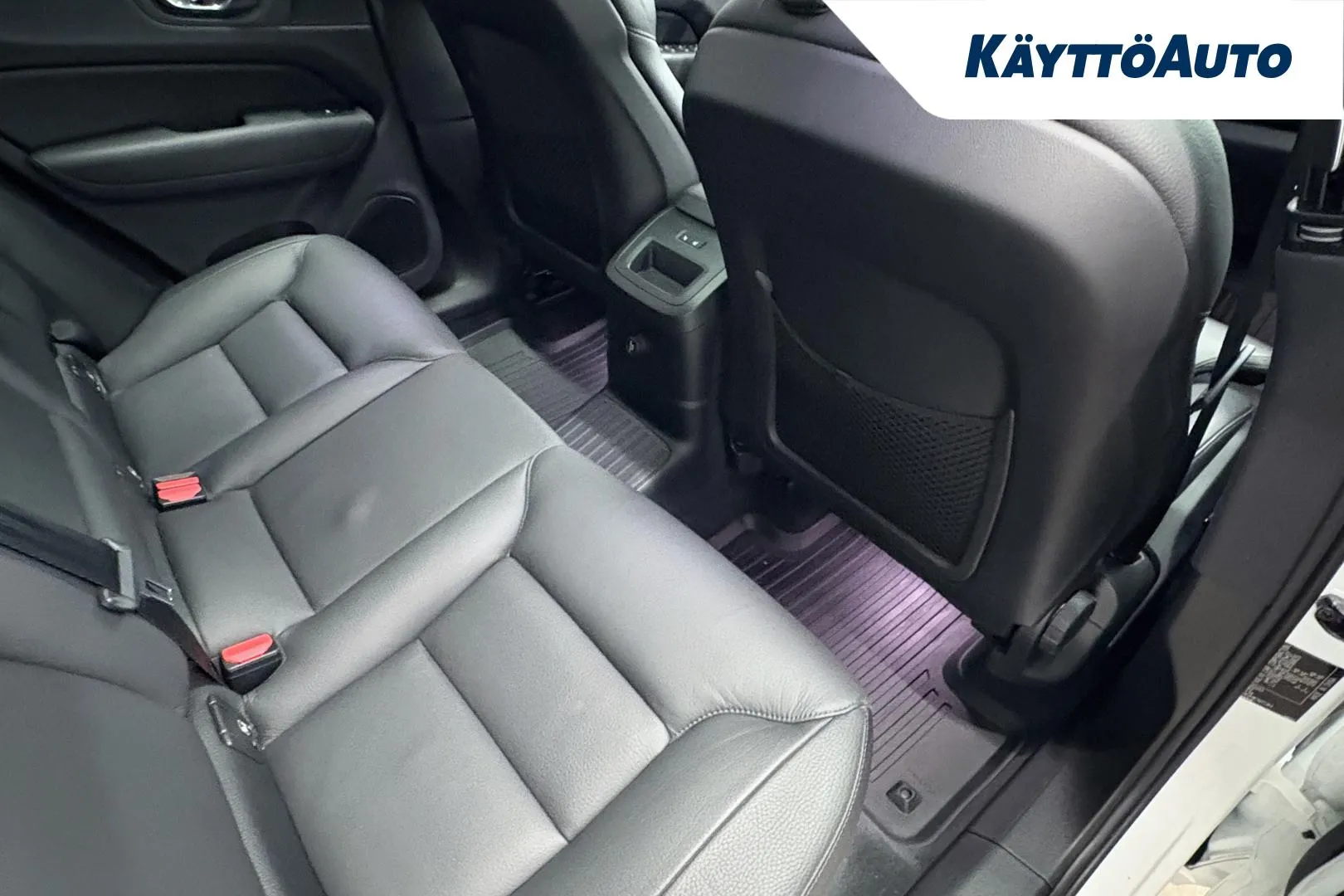 VOLVO XC60 XPE-204 carousel image