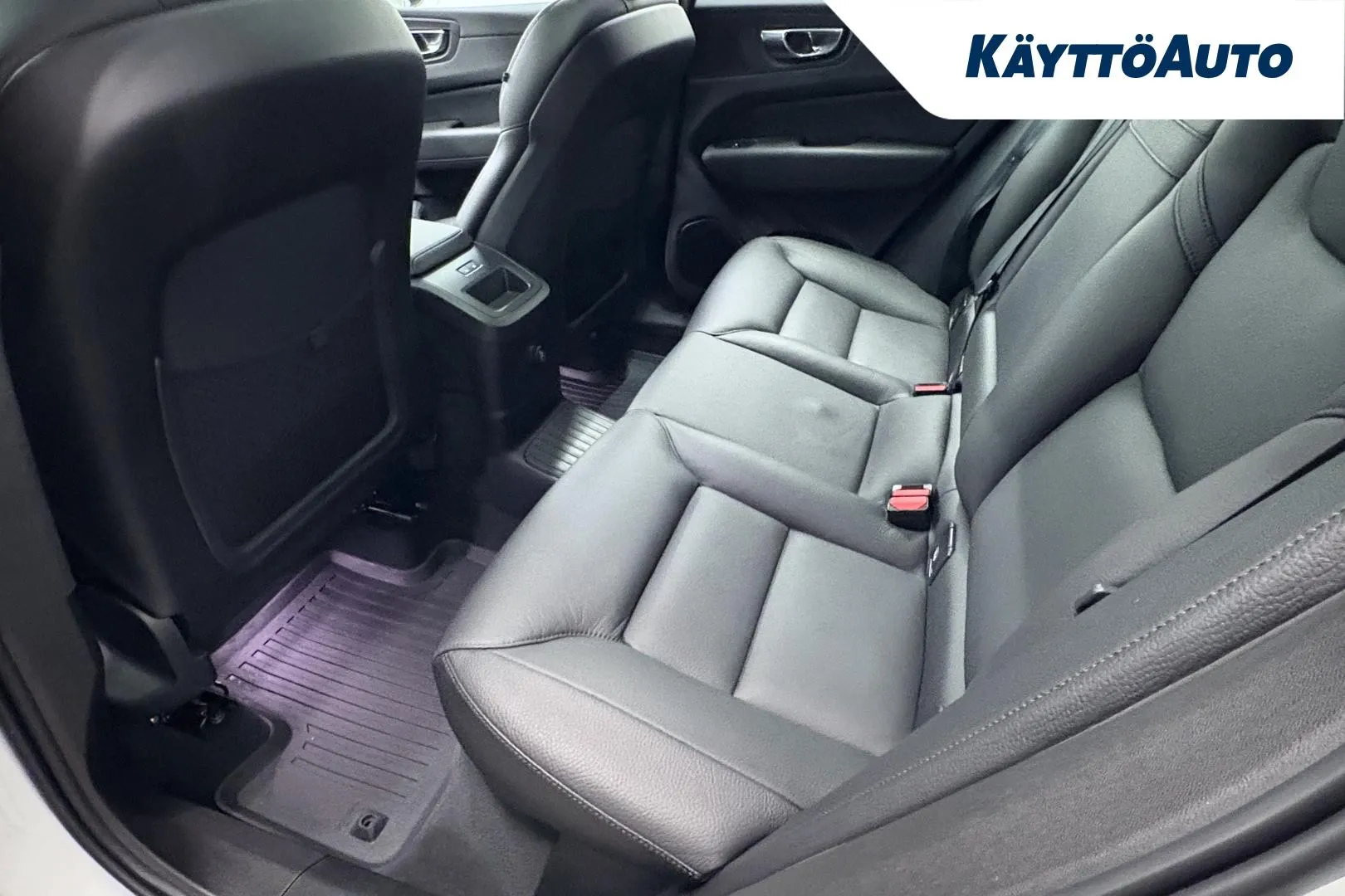 VOLVO XC60 XPE-204 carousel image