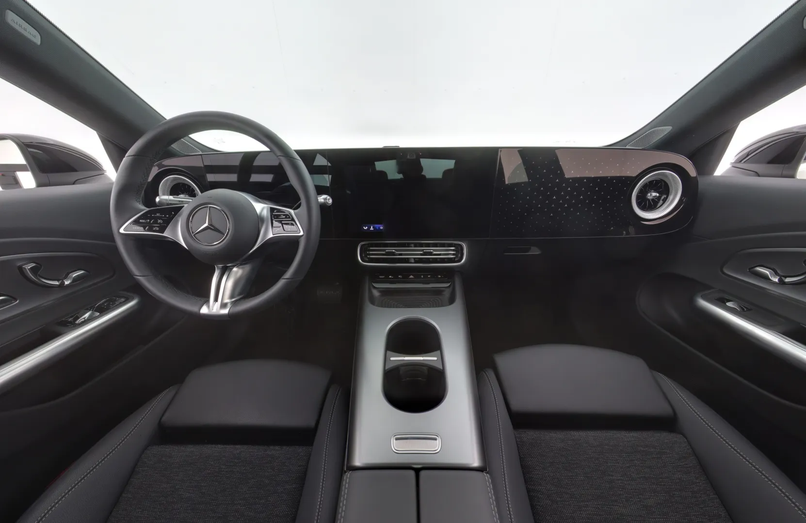 Mercedes-Benz CLA FSJ-192 carousel image