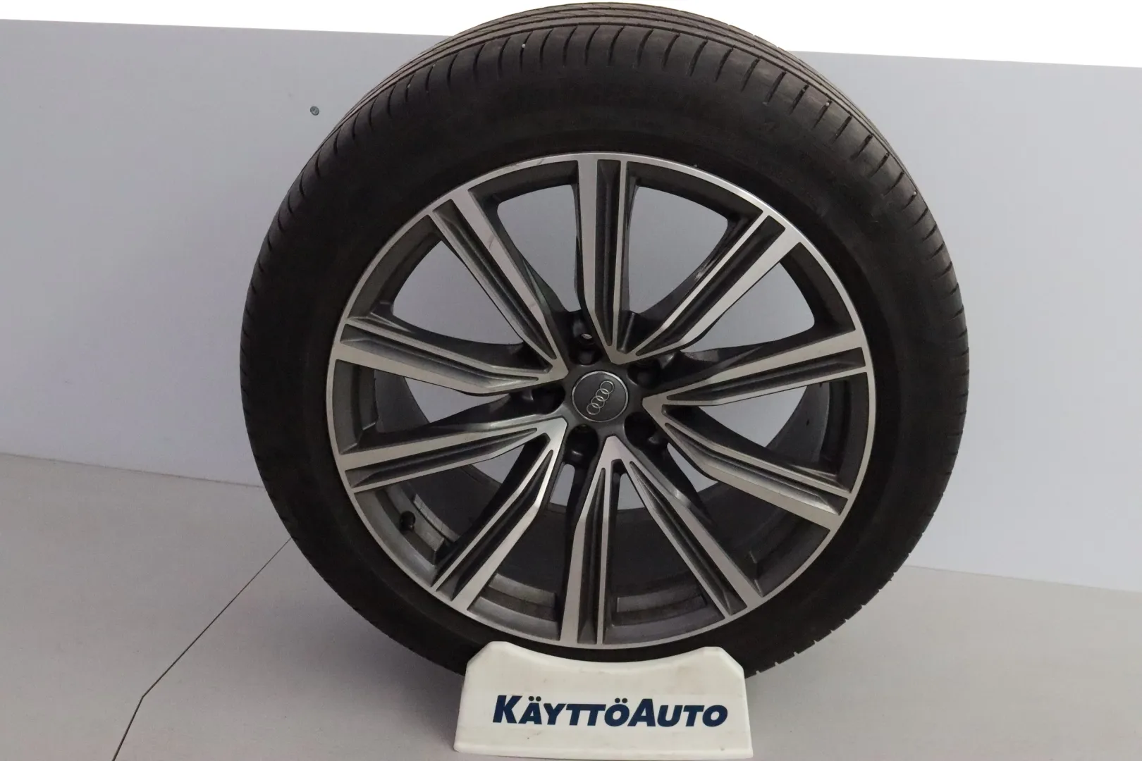 AUDI Q8 YKI-373 carousel image