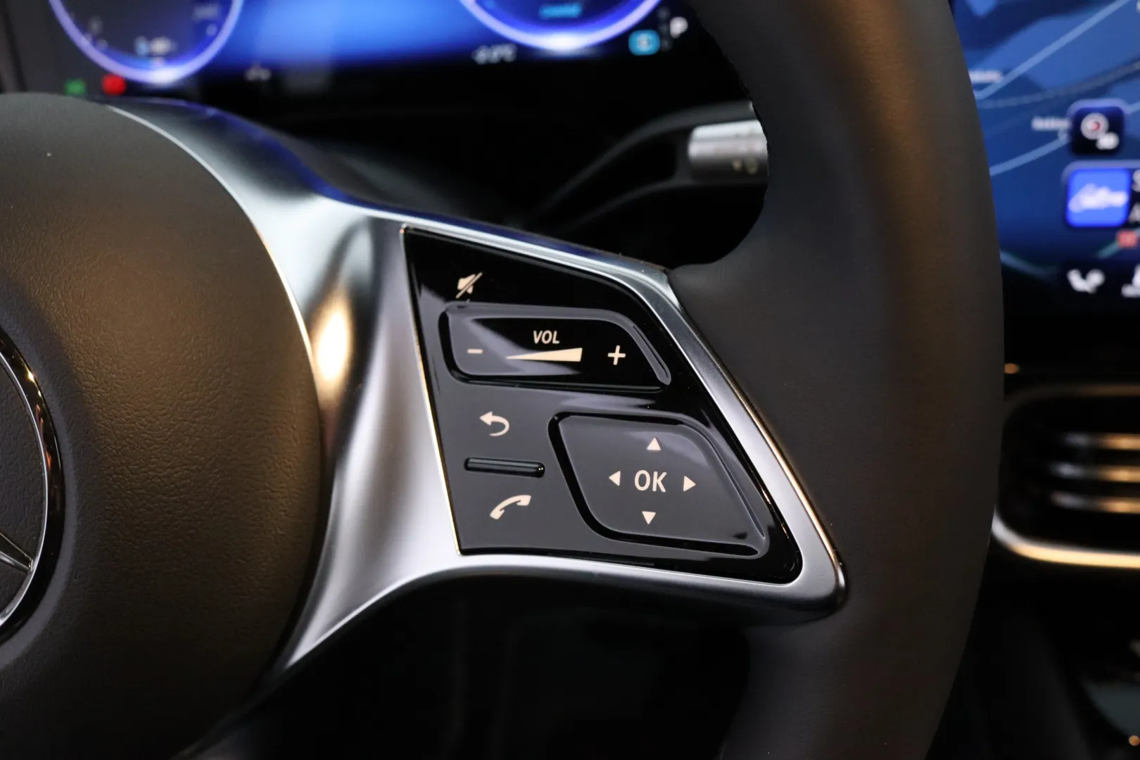 Mercedes-Benz CLA MRR-128 carousel image