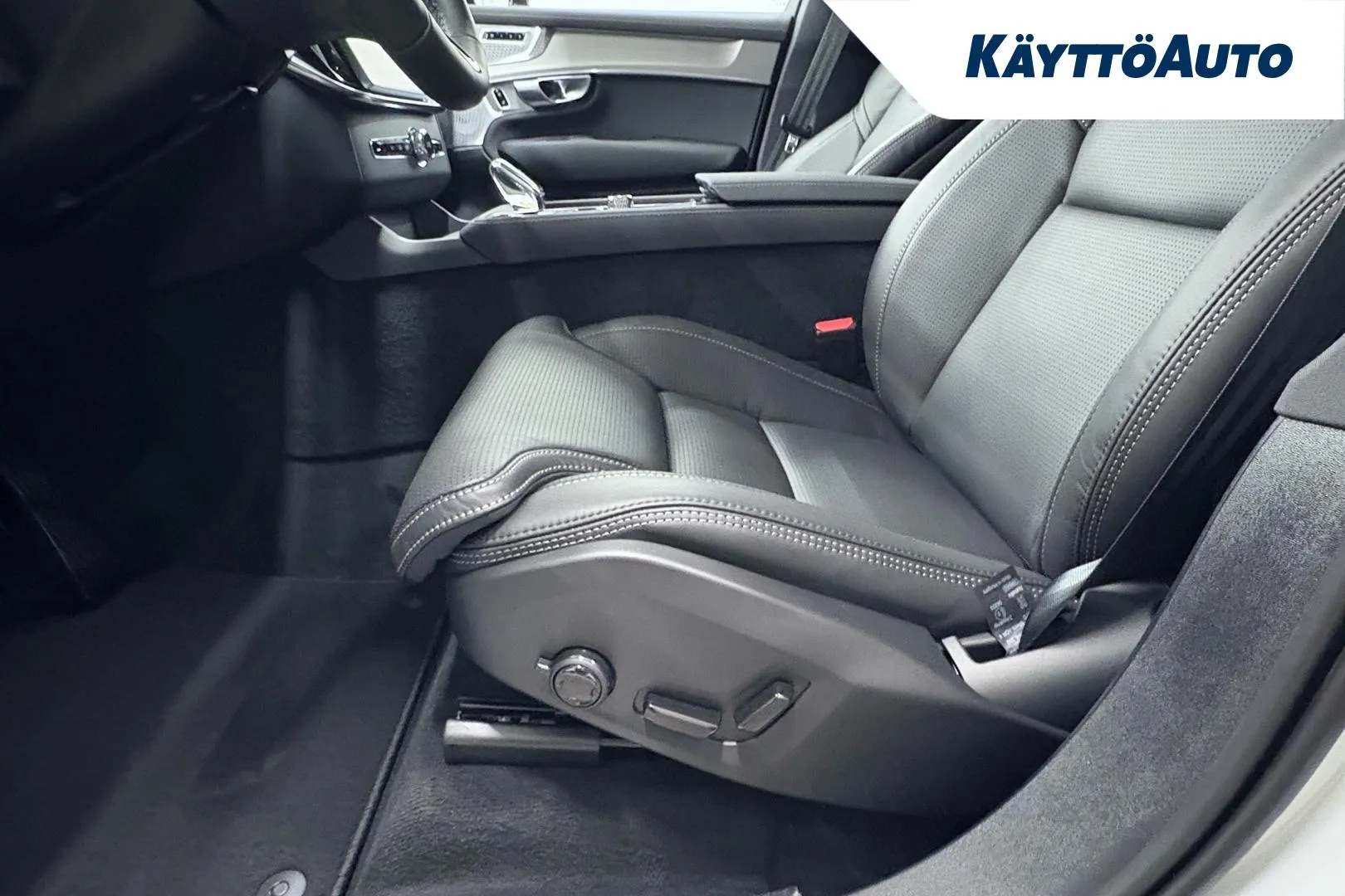 Volvo XC90 RXO-693 carousel image