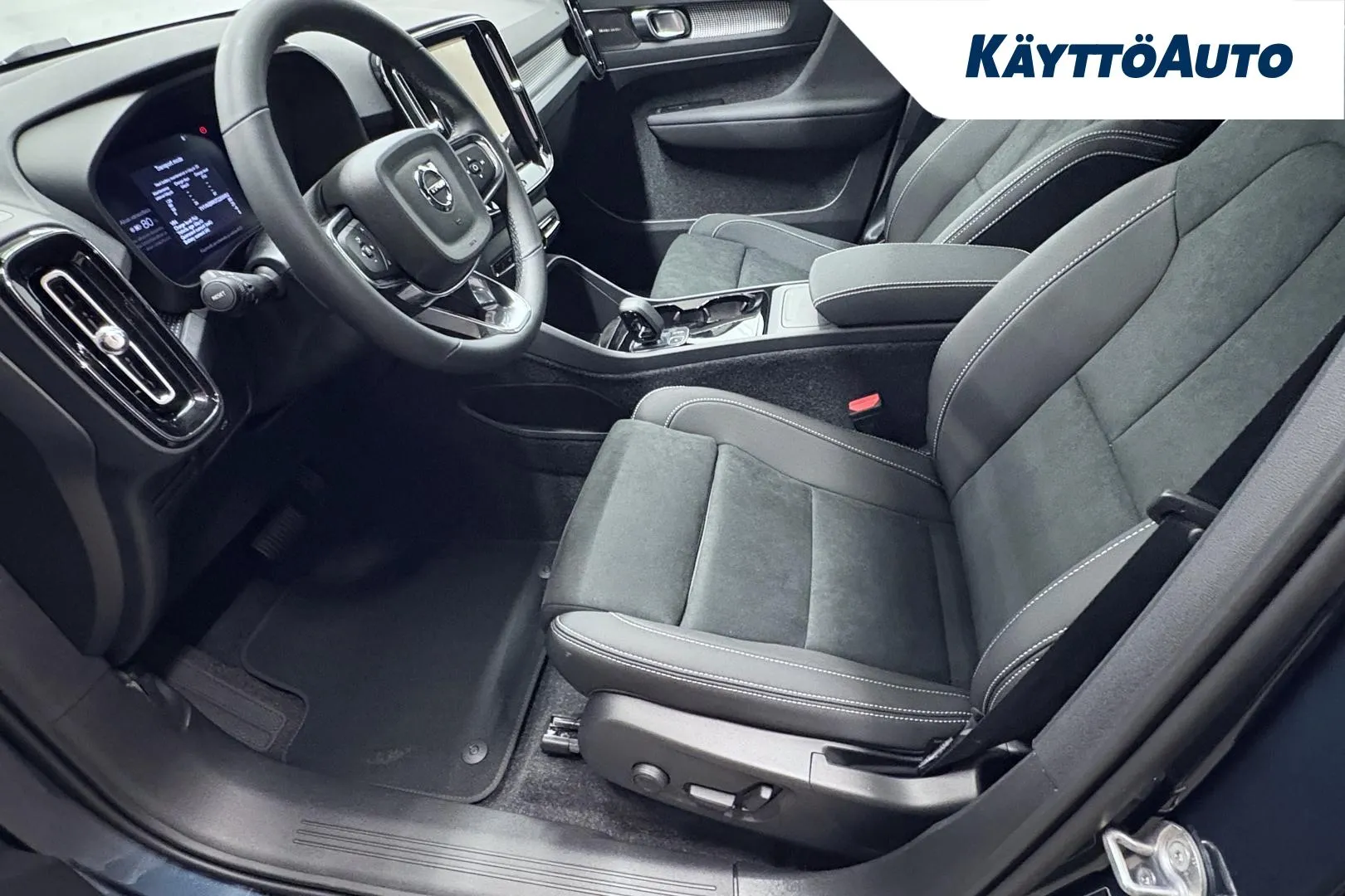 VOLVO EC40 RXU-215 carousel image